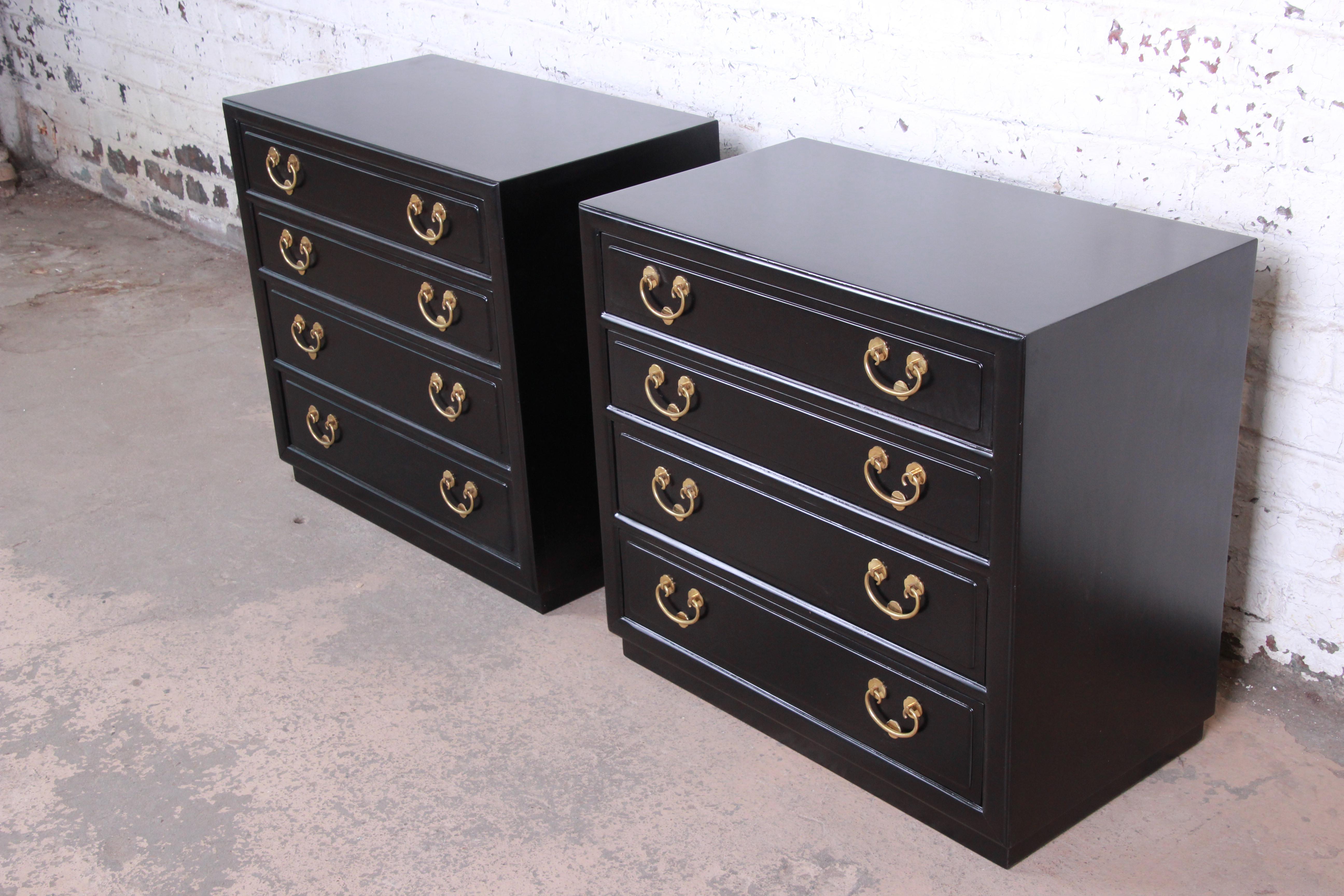 Henredon Mid-Century Modern Ebonized Bachelor Chests or Large Nightstands, Pair In Good Condition In South Bend, IN