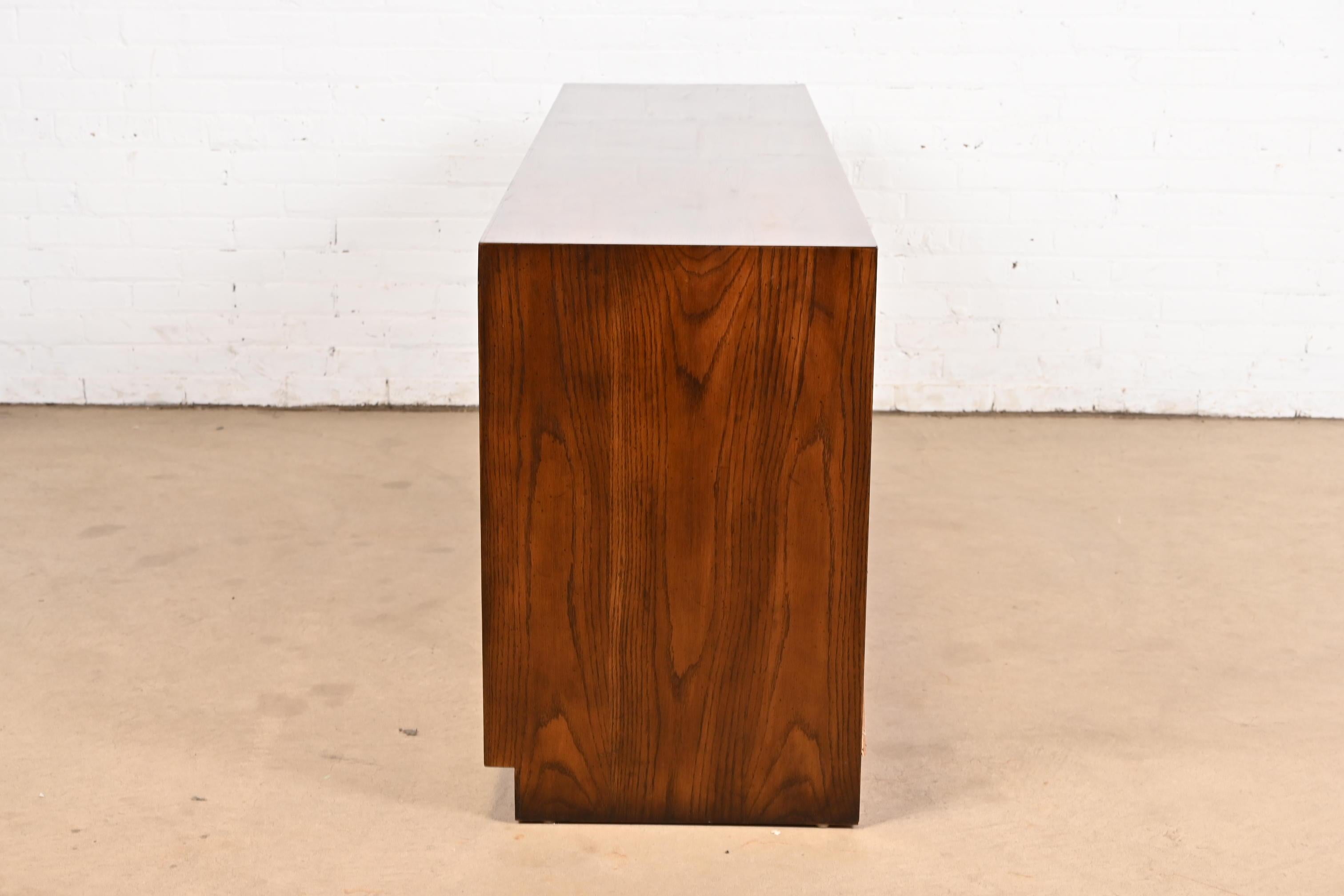 Henredon Mid-Century Modern Hollywood Regency Campaign Oak Long Dresser, 1970s For Sale 5