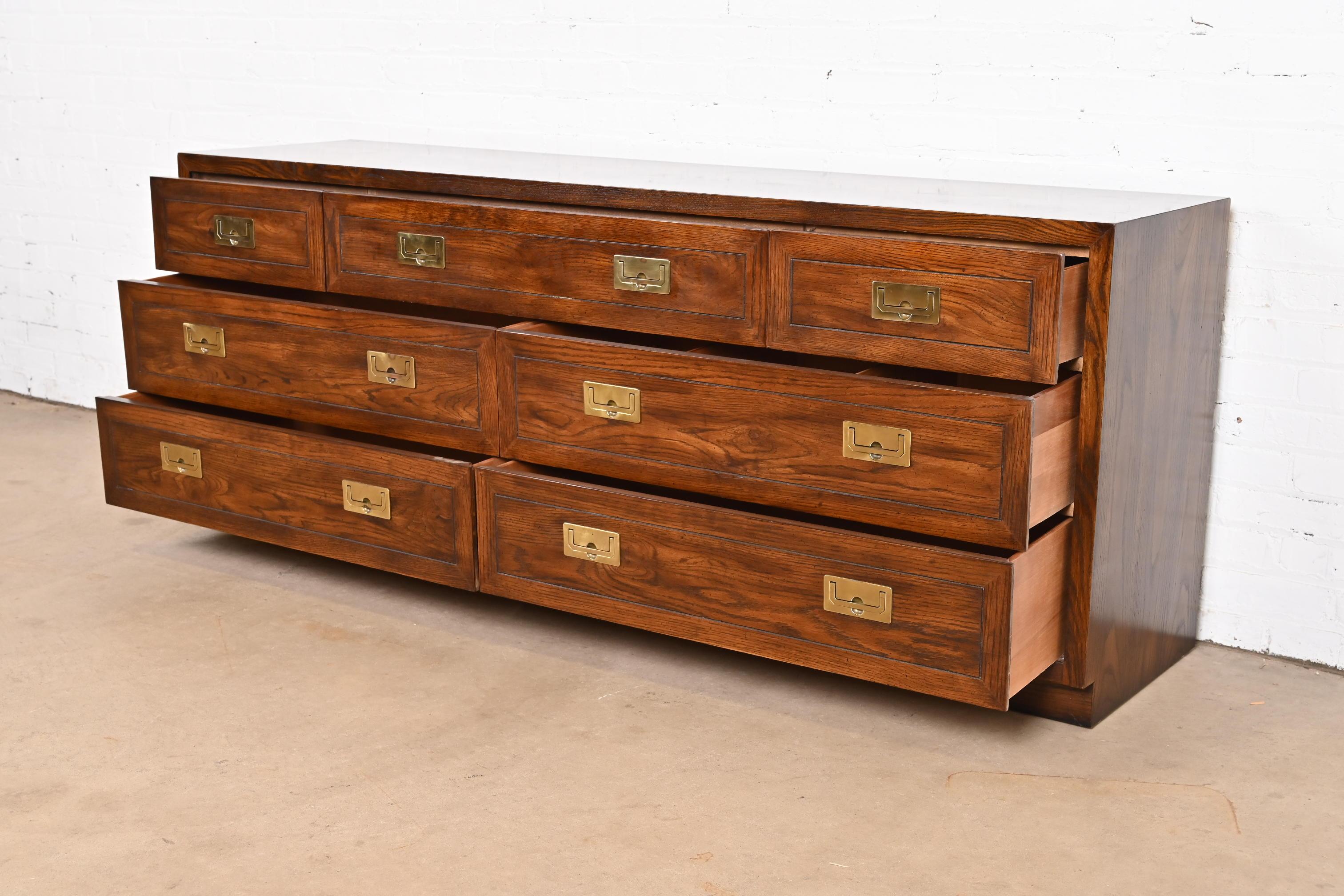 Henredon Mid-Century Modern Hollywood Regency Campaign Oak Long Dresser, 1970s For Sale 1