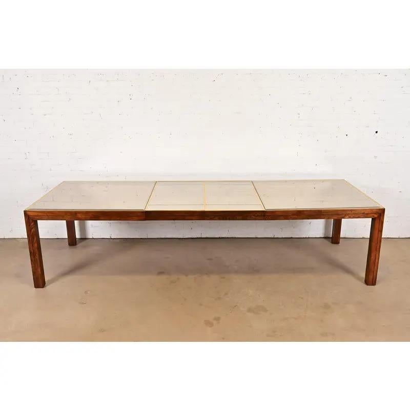 Mesa de comedor extensible Henredon, moderna de mediados de siglo, de roble y espejos, circa años 70 en venta 5