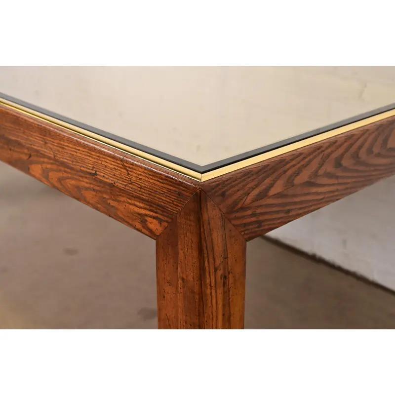 Mesa de comedor extensible Henredon, moderna de mediados de siglo, de roble y espejos, circa años 70 Latón en venta