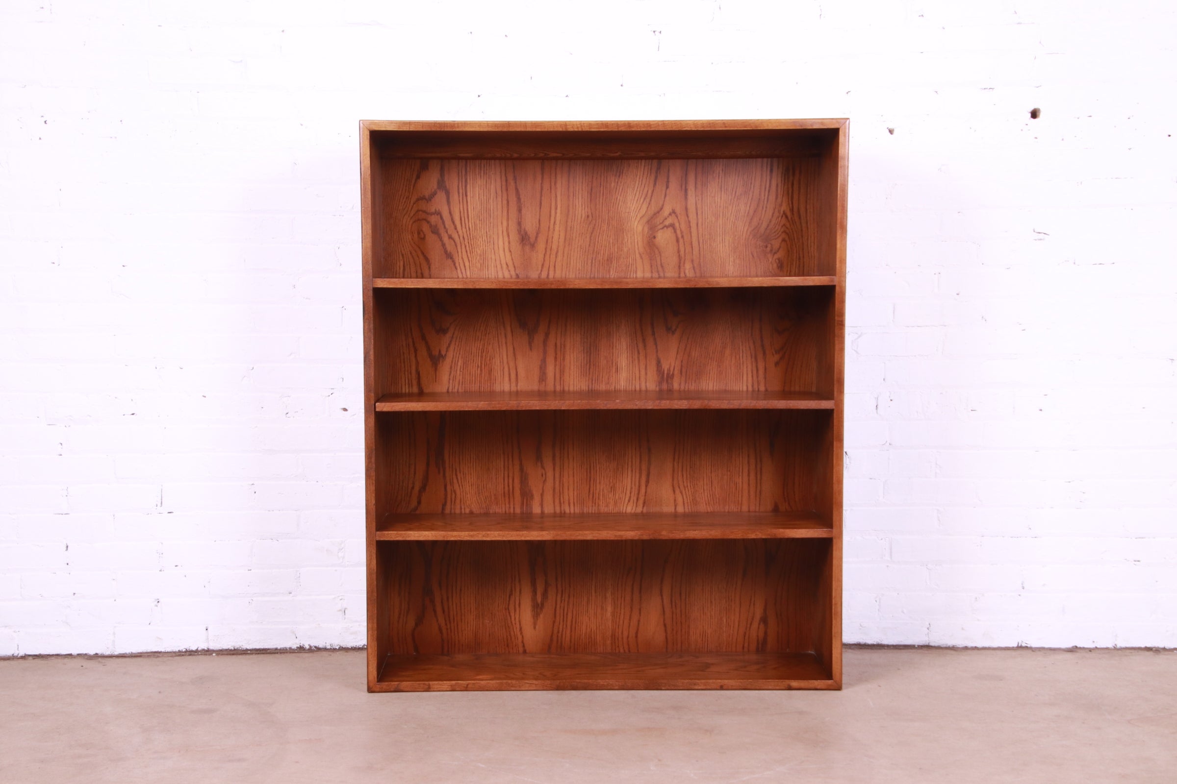 A nice mid-century modern oak bookcase

By Henredon, 