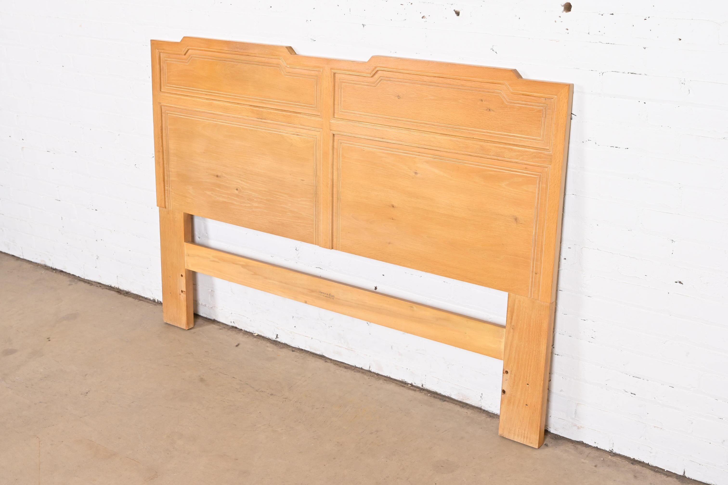 Henredon Mid-Century Modern Sculpted Ash Queen Size Headboard, circa 1970s In Good Condition For Sale In South Bend, IN