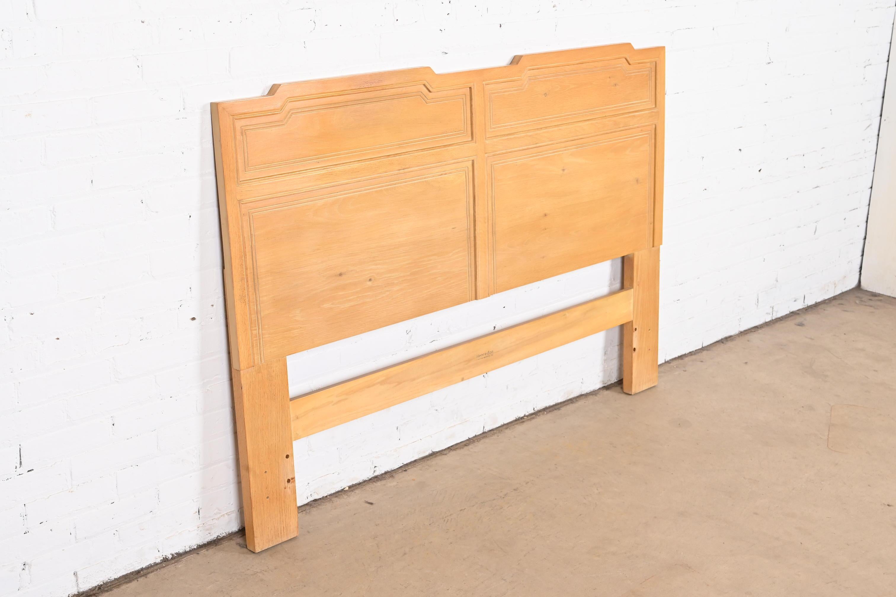 Henredon Mid-Century Modern Sculpted Ash Queen Size Headboard, circa 1970s For Sale 1