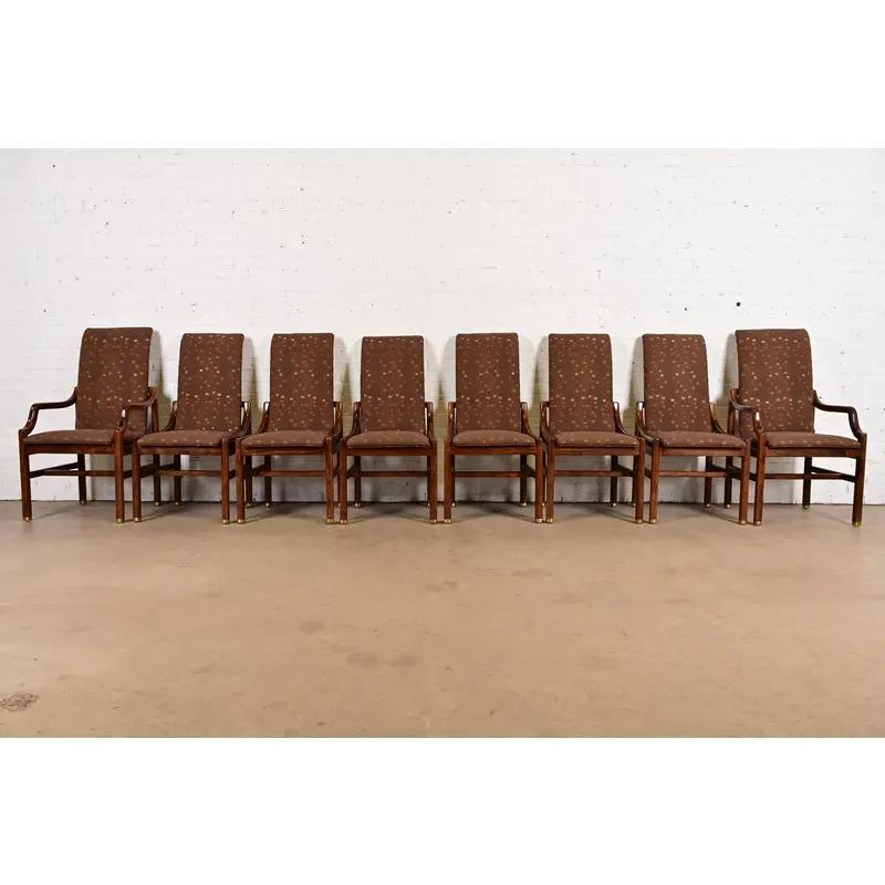 Américain Henredon Mid-Century Modern Chairs de salle à manger à dossier haut en Oak sculpté, ensemble de huit chaises en vente