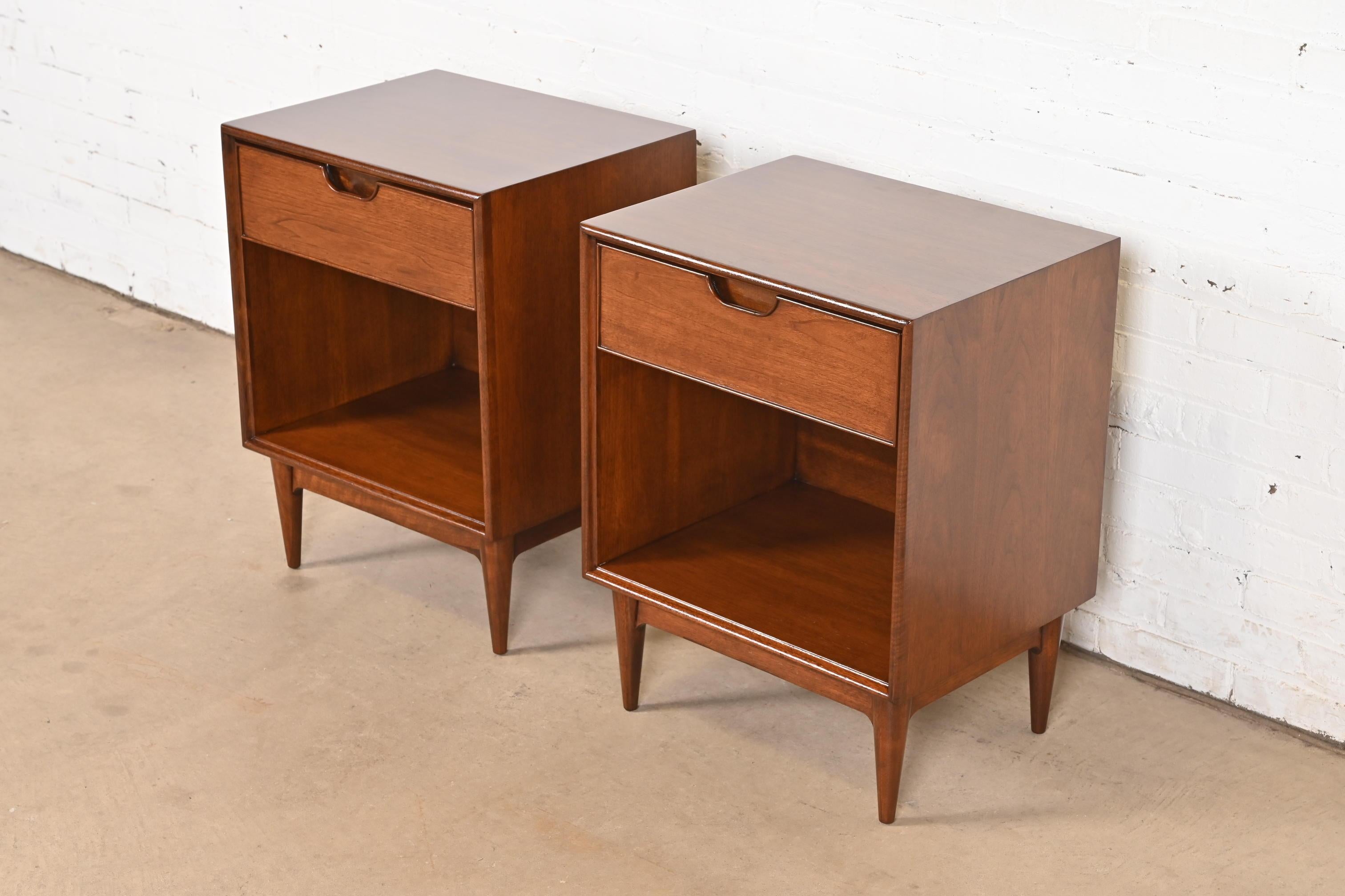 Mid-20th Century Henredon Mid-Century Modern Sculpted Walnut Nightstands, Newly Refinished For Sale