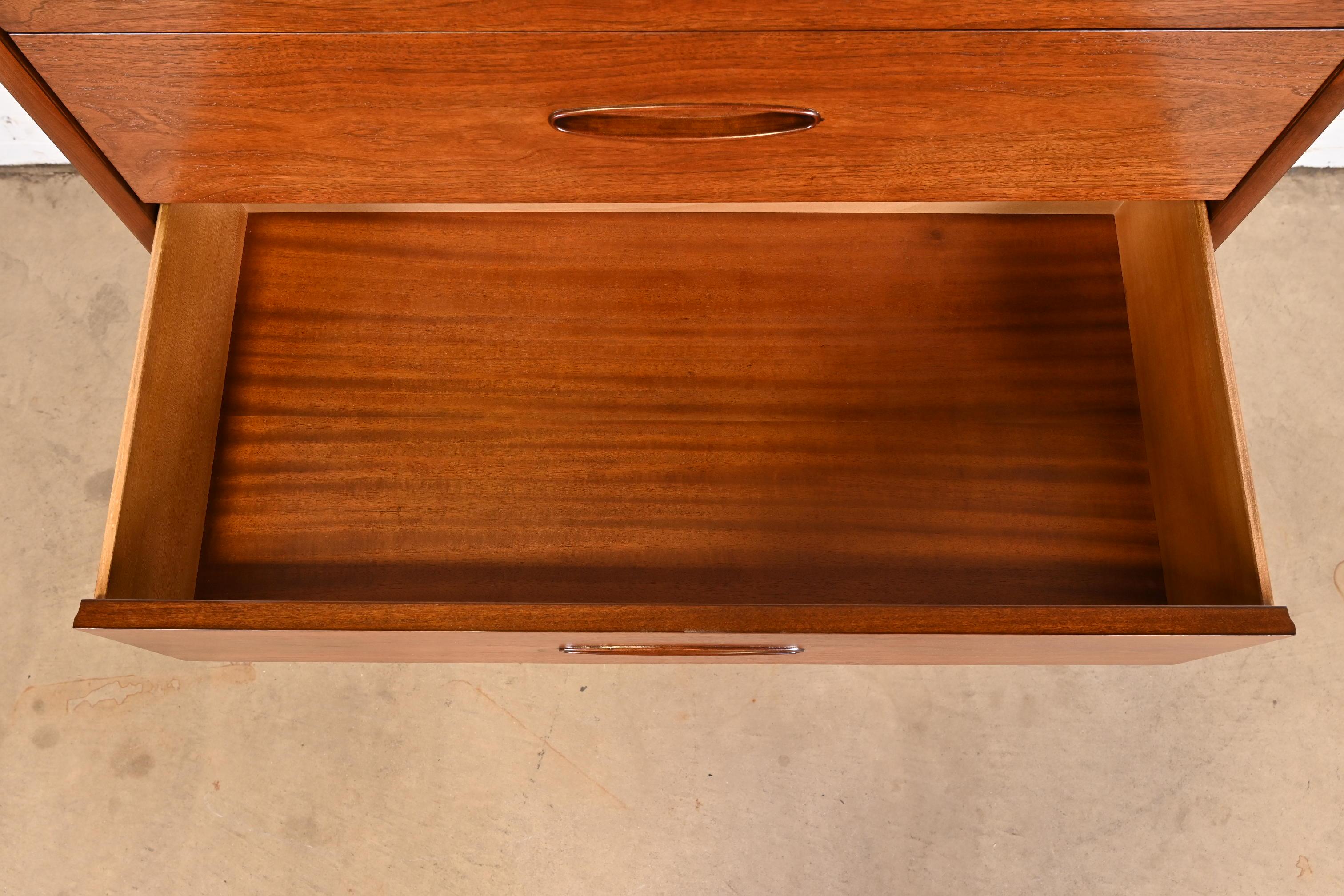 Henredon Mid-Century Modern Walnut Highboy Dresser, Newly Refinished 7