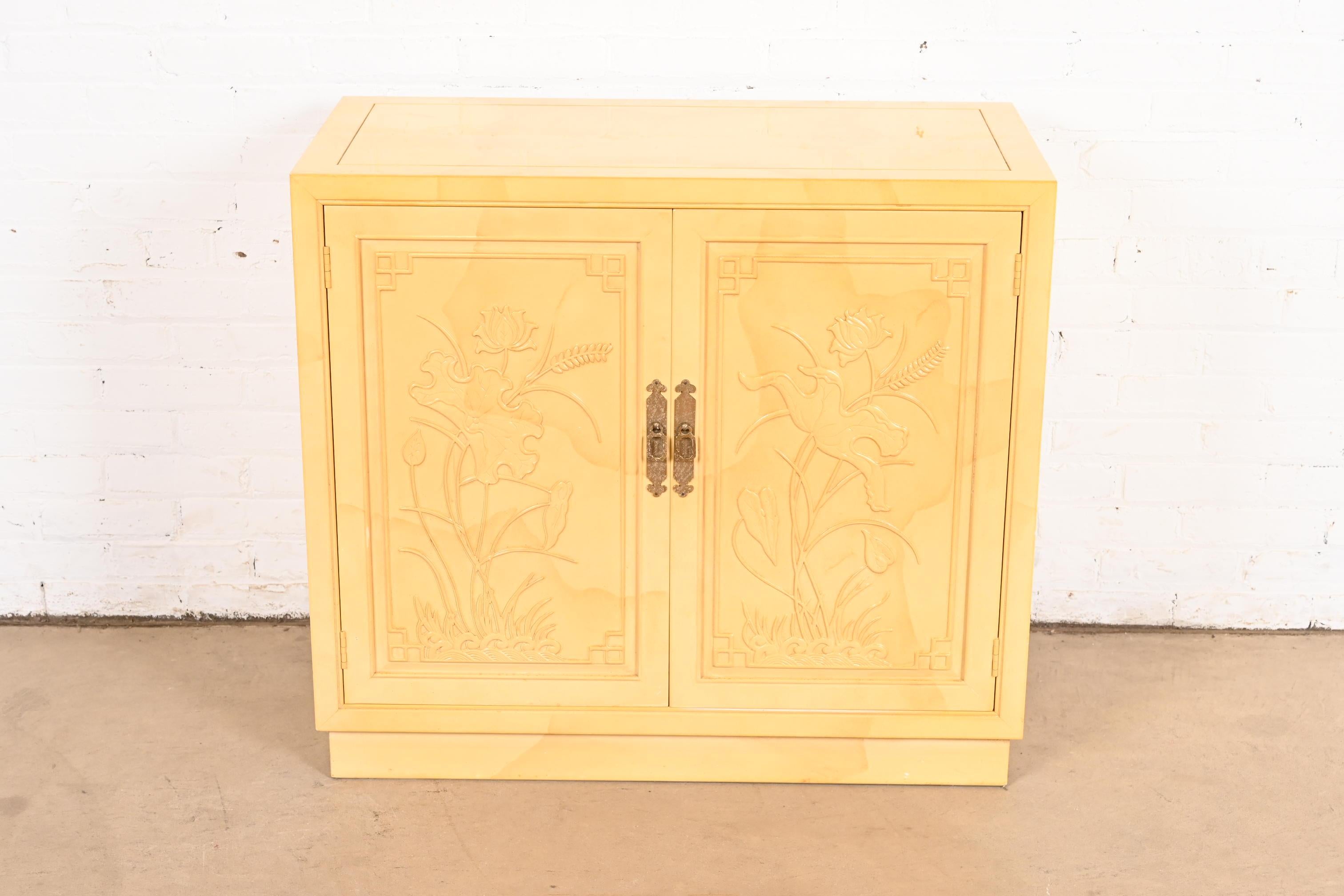 Mid-Century Modern Henredon Mid-Century Regency Chinoiserie Lacquered Faux Goatskin Bar Cabinet