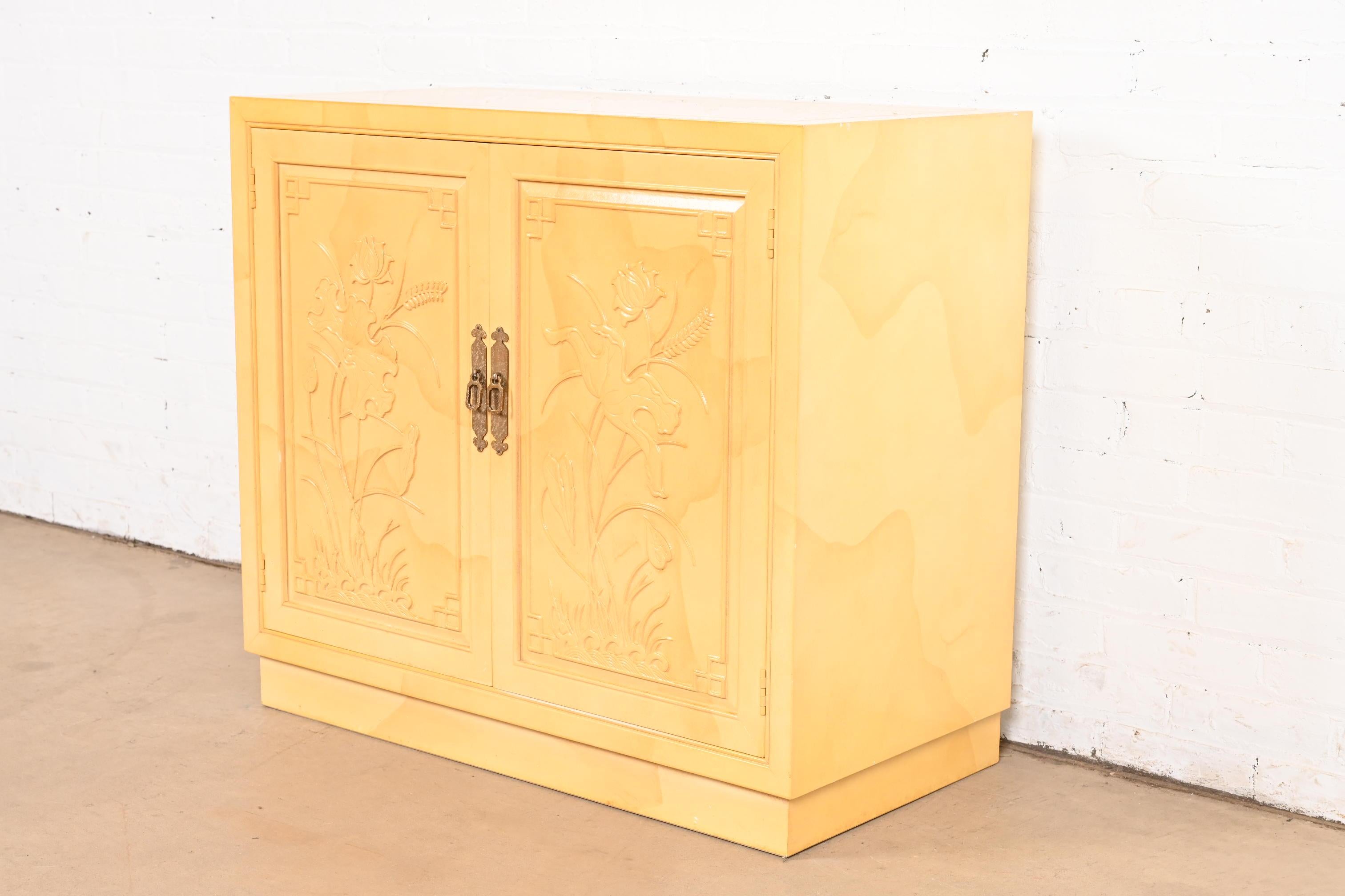American Henredon Mid-Century Regency Chinoiserie Lacquered Faux Goatskin Bar Cabinet