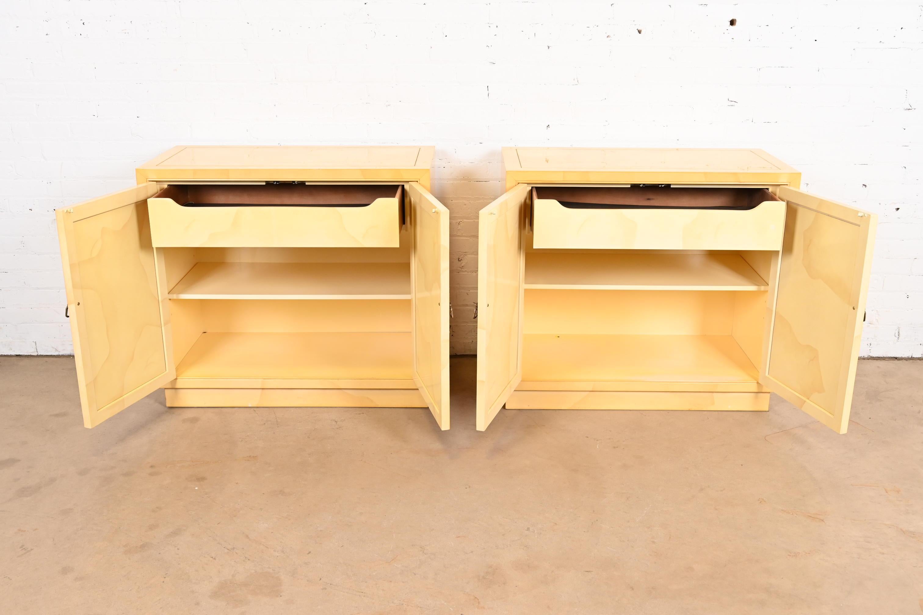 Late 20th Century Henredon Mid-Century Regency Chinoiserie Lacquered Faux Goatskin Cabinets, 1970s