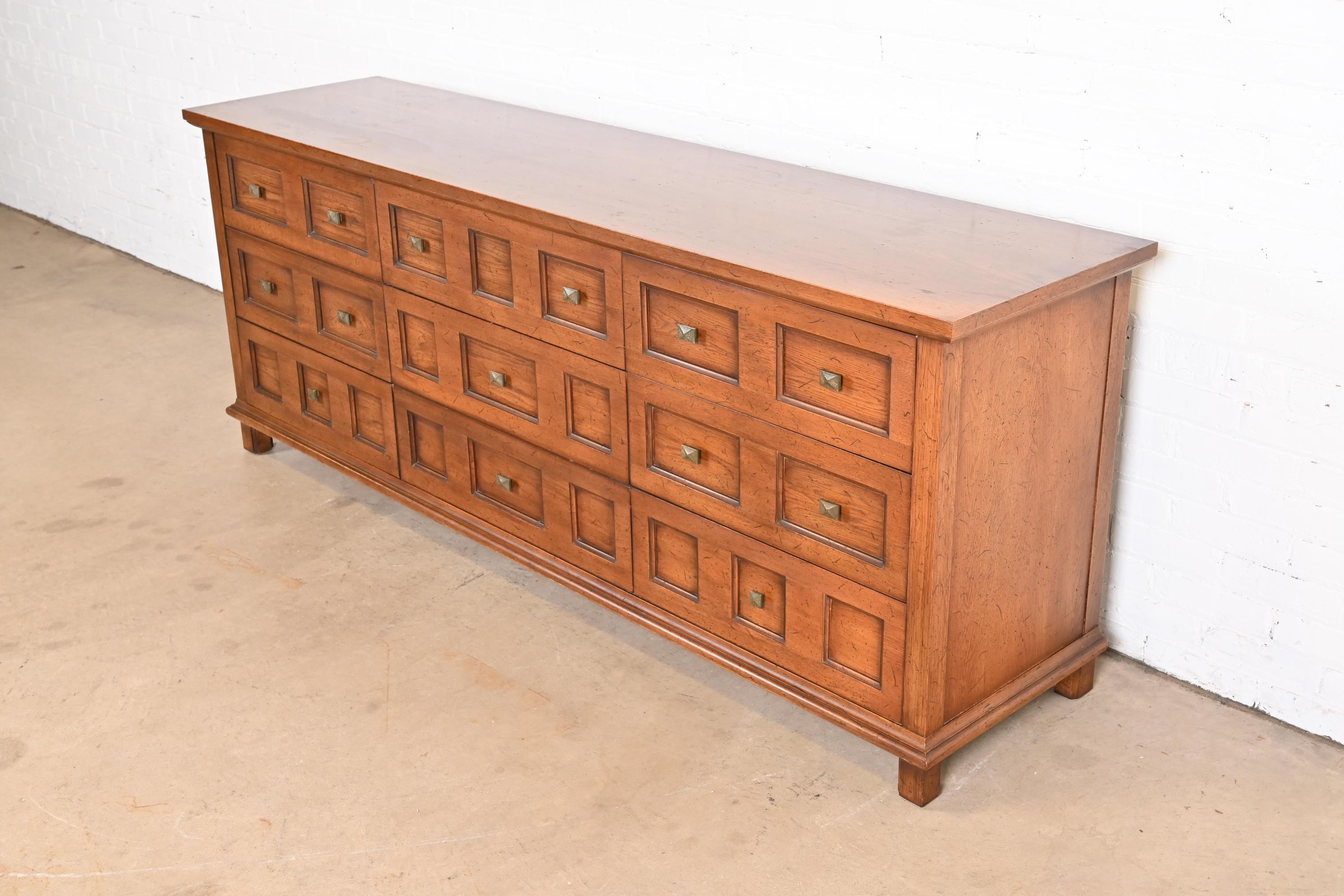 Henredon Mid-Century Spanish Colonial Walnut Long Dresser or Credenza, 1960s In Good Condition In South Bend, IN