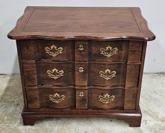 Henredon Mid-Century Stained Oak Blockfront Bedside Chest / Nightstand