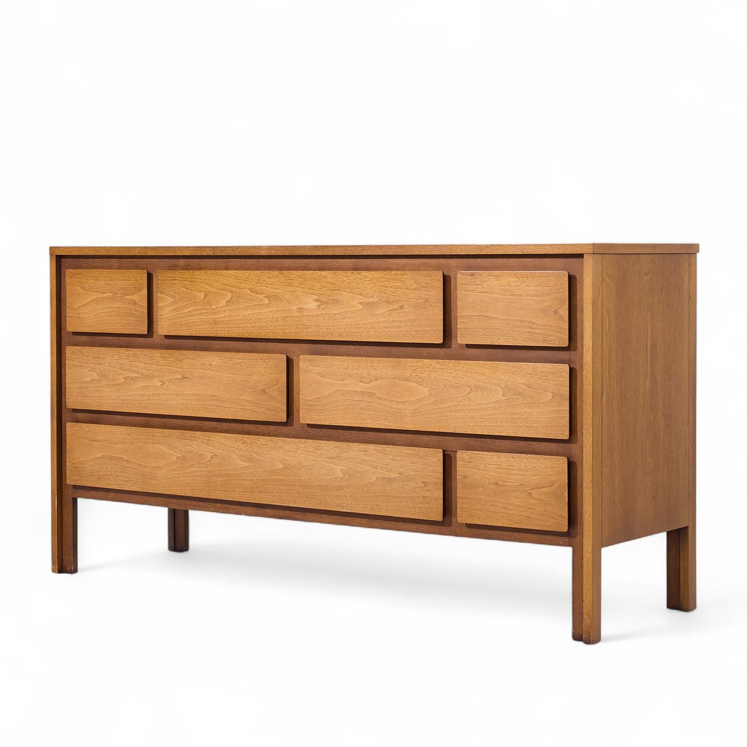 Mid-Century Modern Henredon Mid Century Walnut Lowboy Dresser For Sale