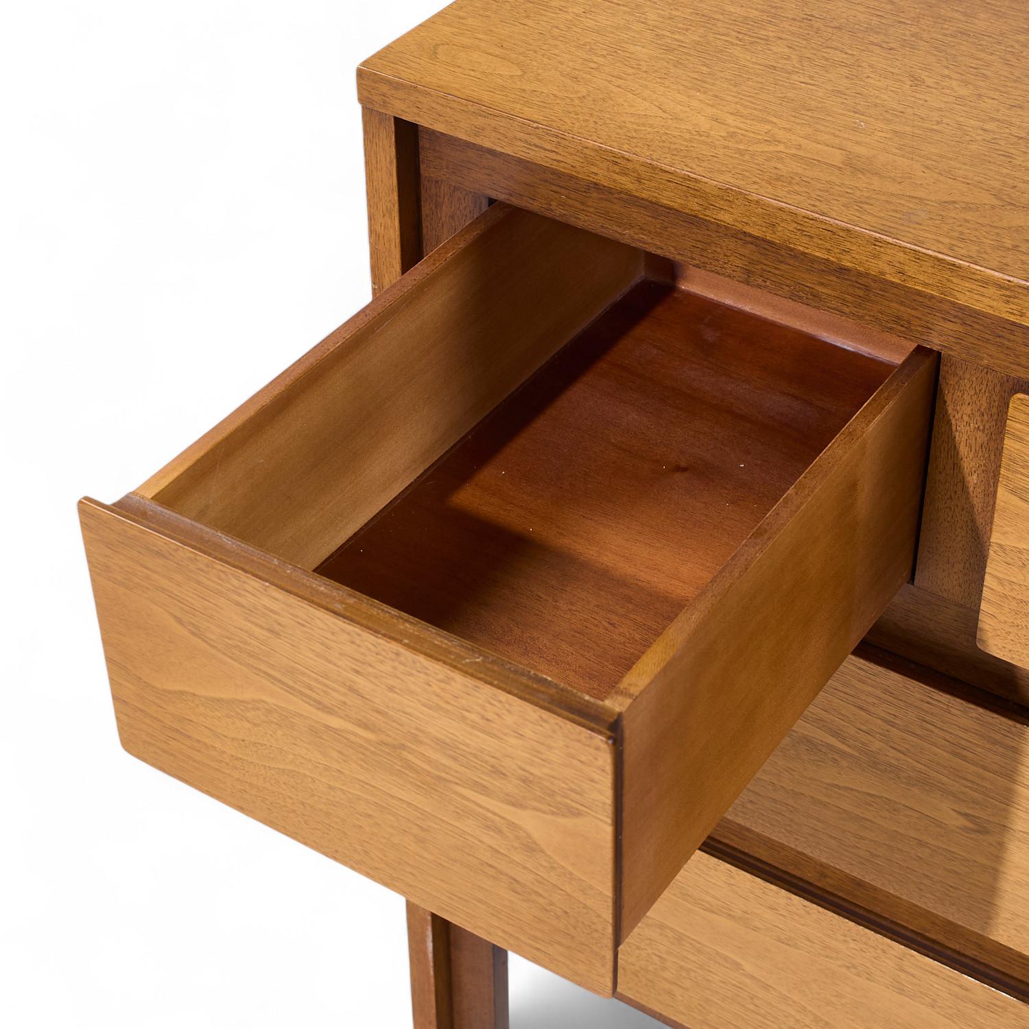20th Century Henredon Mid Century Walnut Lowboy Dresser For Sale