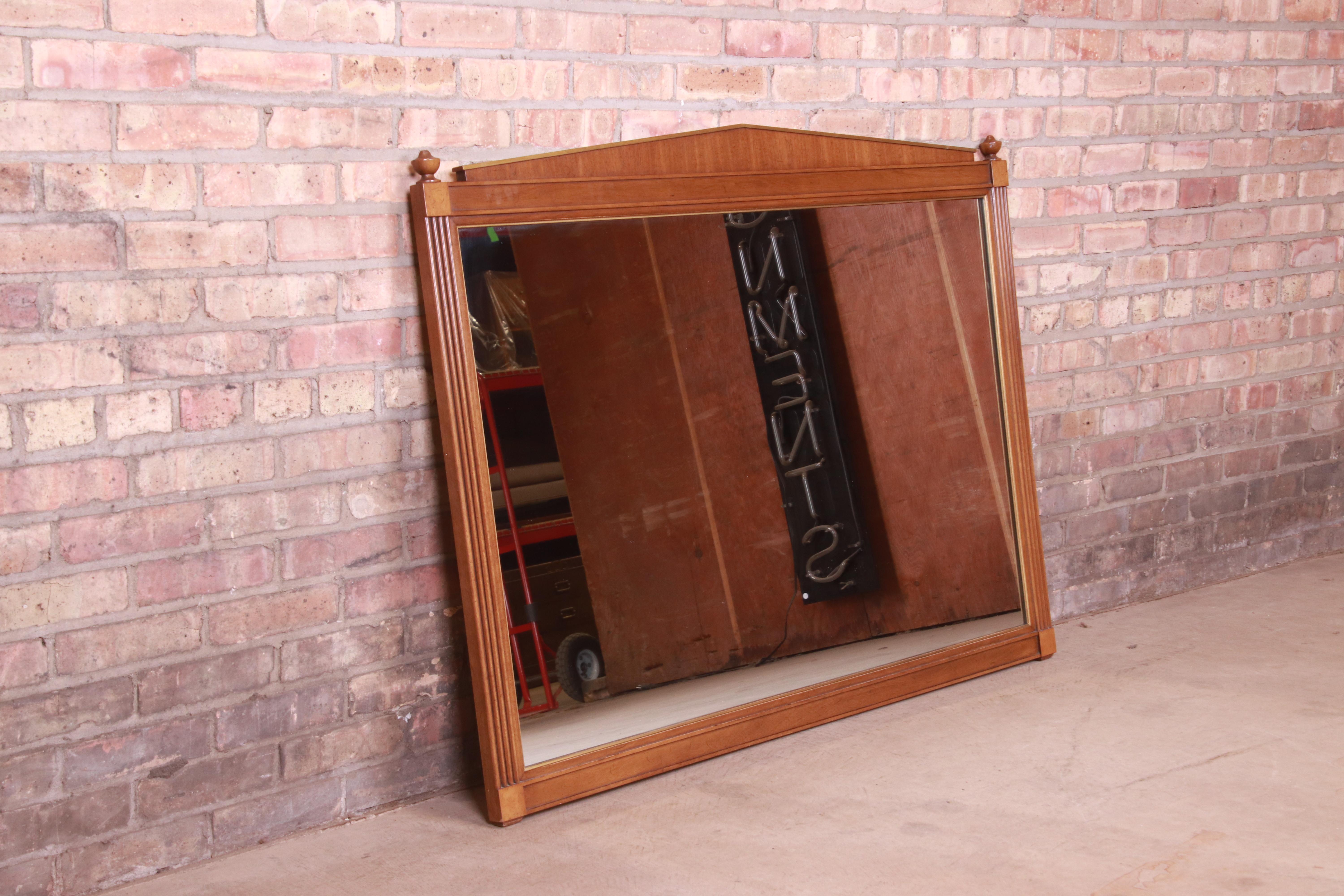 Mid-20th Century Henredon Neoclassical Carved Walnut and Gold Gilt Wall Mirror, Circa 1960s For Sale