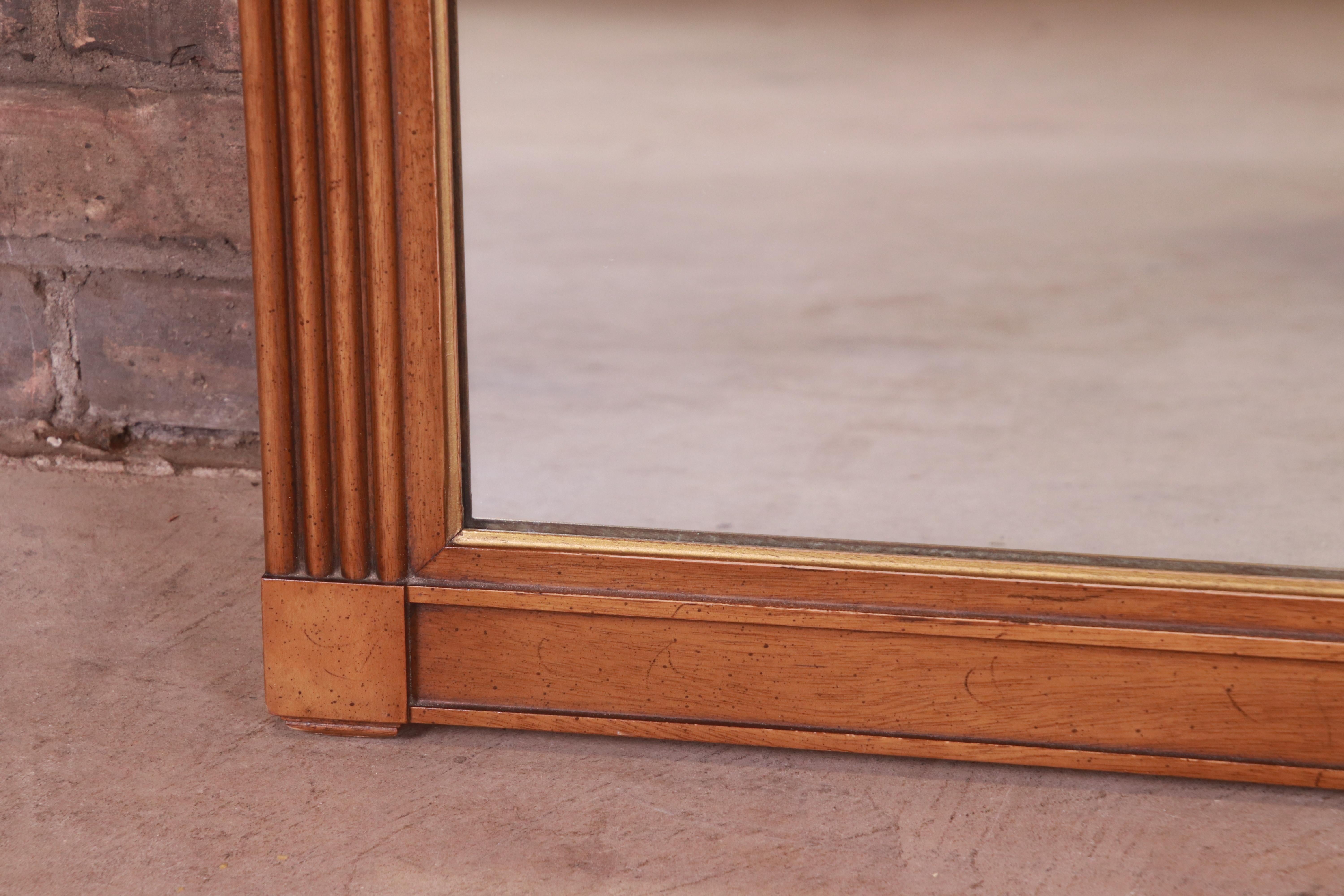 Henredon Neoclassical Carved Walnut and Gold Gilt Wall Mirror, Circa 1960s For Sale 3