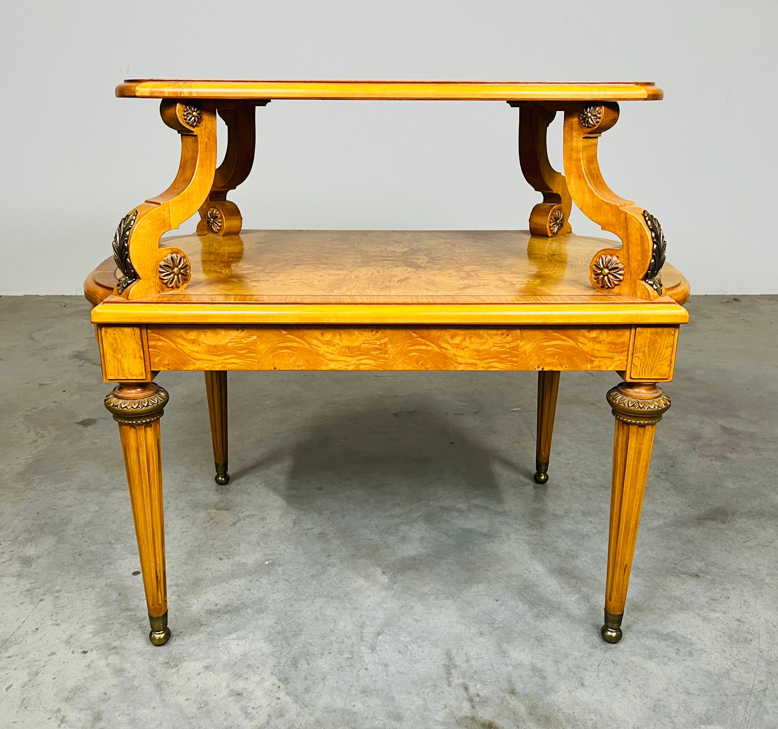 Henredon Neoclassical French Empire Olive Ashwood Burled 2-Tier Side Table In Excellent Condition In Southampton, NJ
