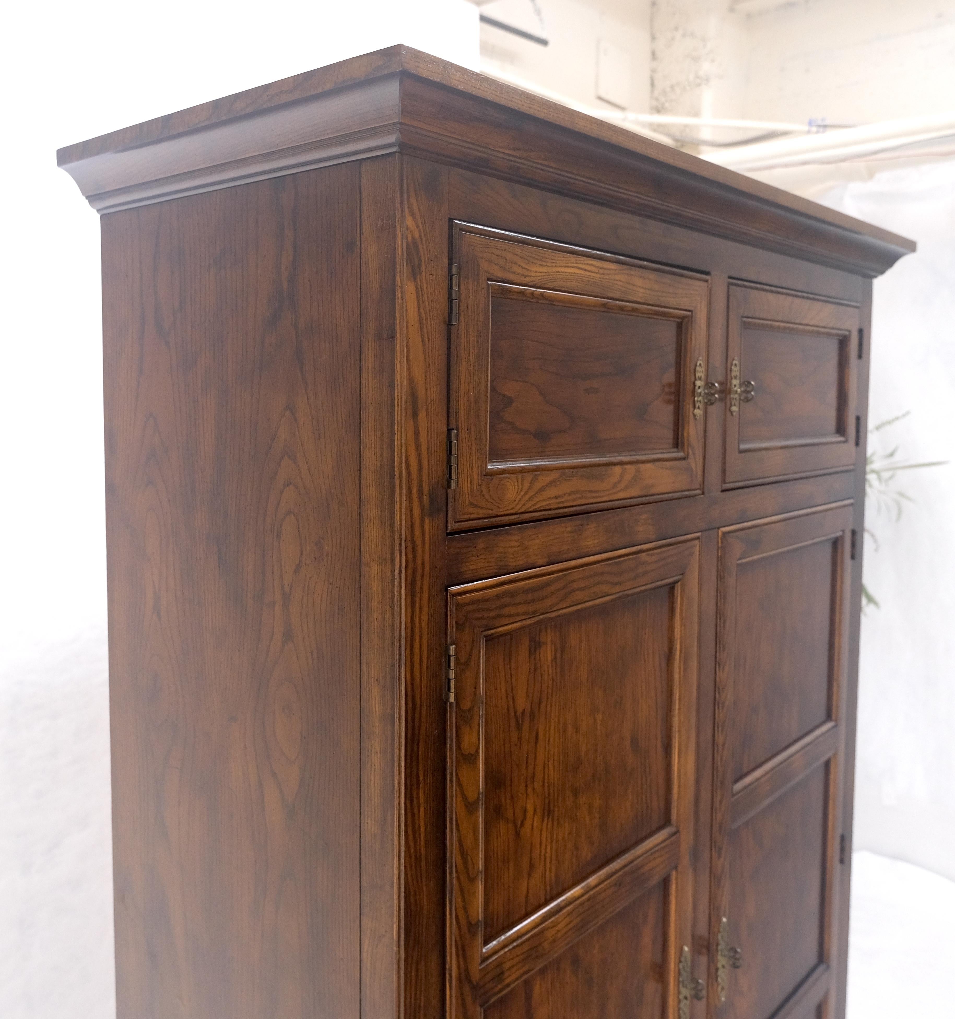 Henredon Oak Armadio da stiro con cassettiera, molto capiente MINT in vendita 2