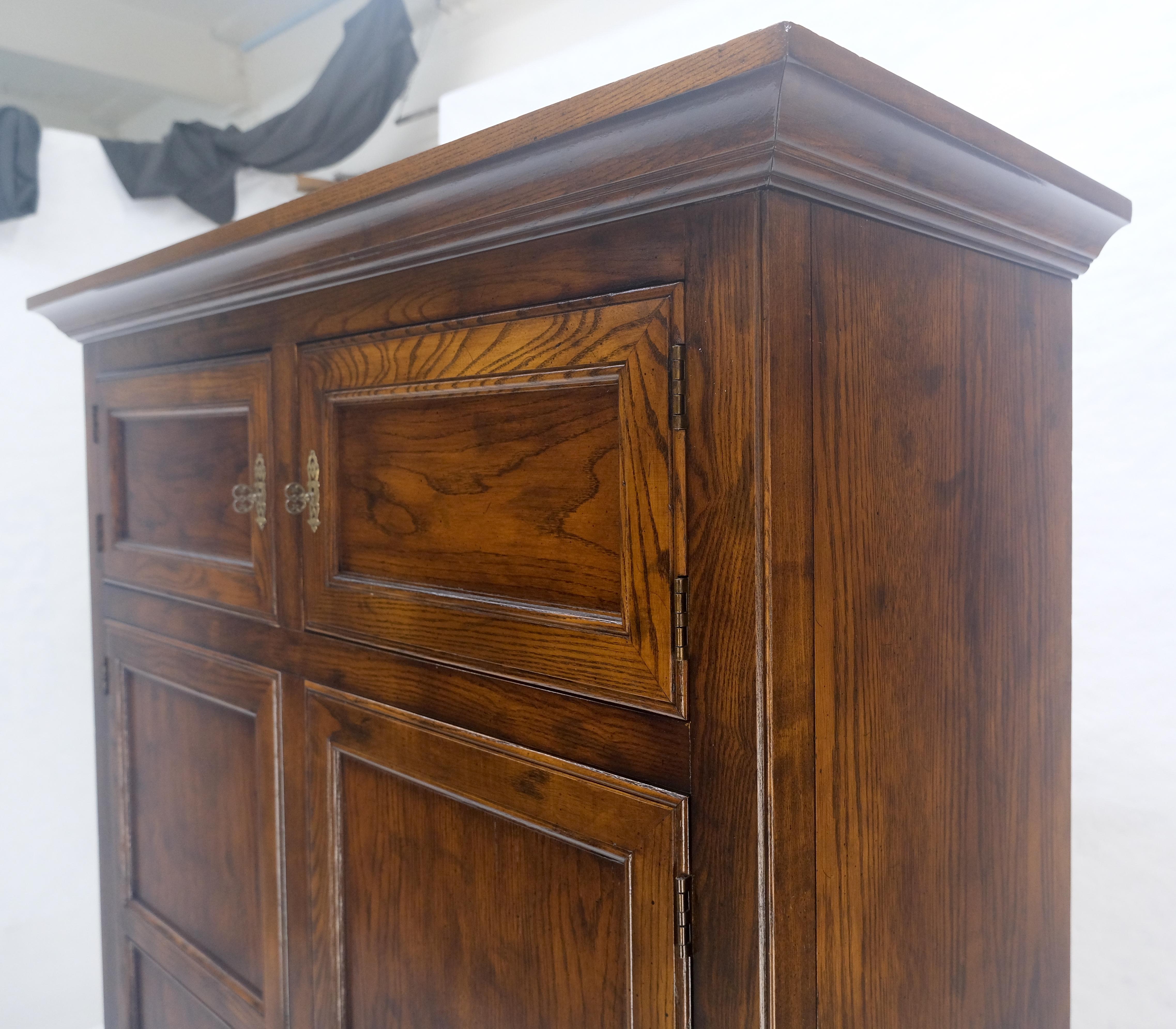 Henredon Oak Armadio da stiro con cassettiera, molto capiente MINT in vendita 1