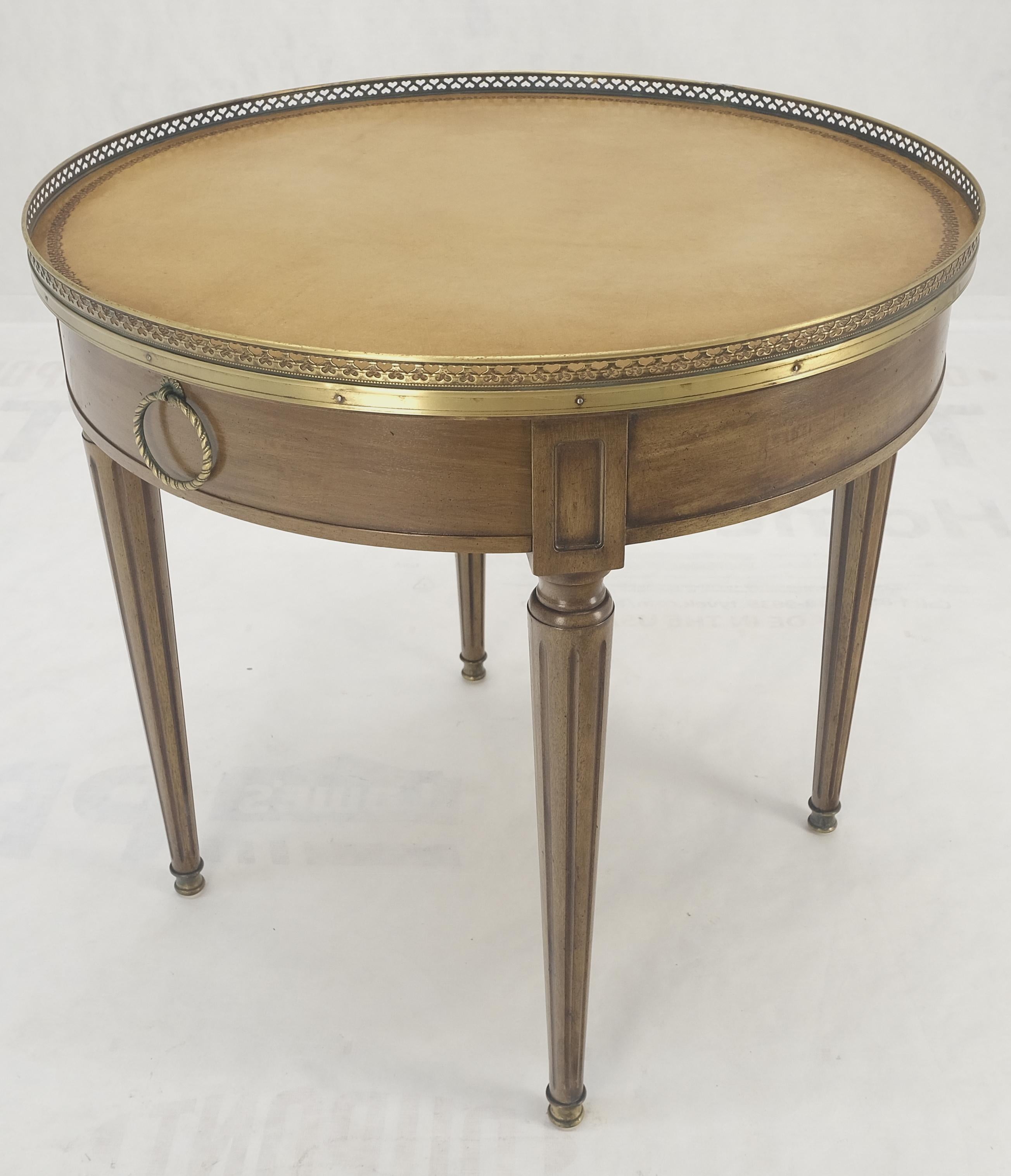 Henredon Olive Green Round Leather Top Brass Gallery Drop Pull Side Table MINT! In Good Condition For Sale In Rockaway, NJ