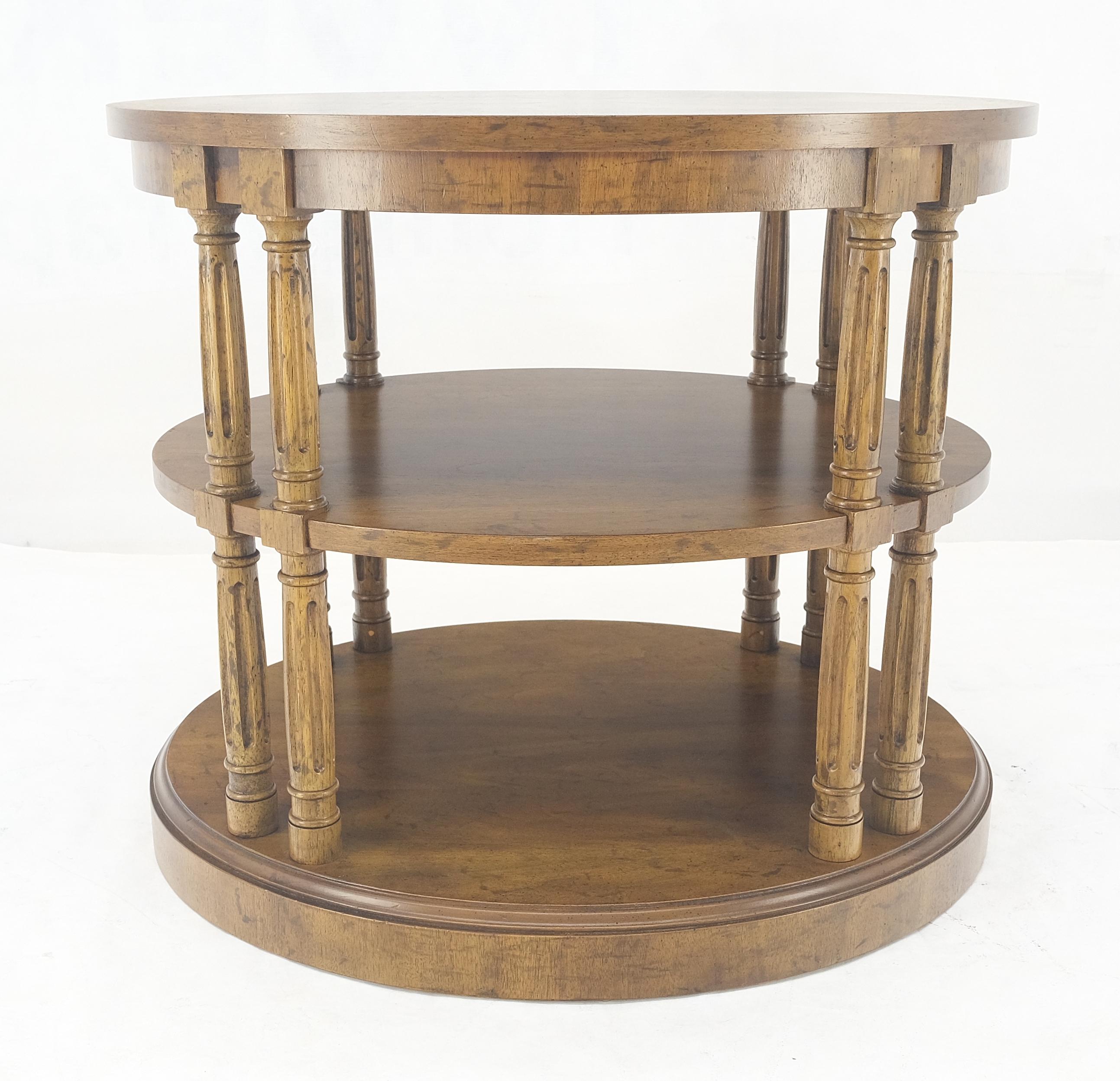 Henredon Oval Burl Walnut 3 Tier Sied End Lamp Table Stand Magazine Shelf MINT In Excellent Condition For Sale In Rockaway, NJ