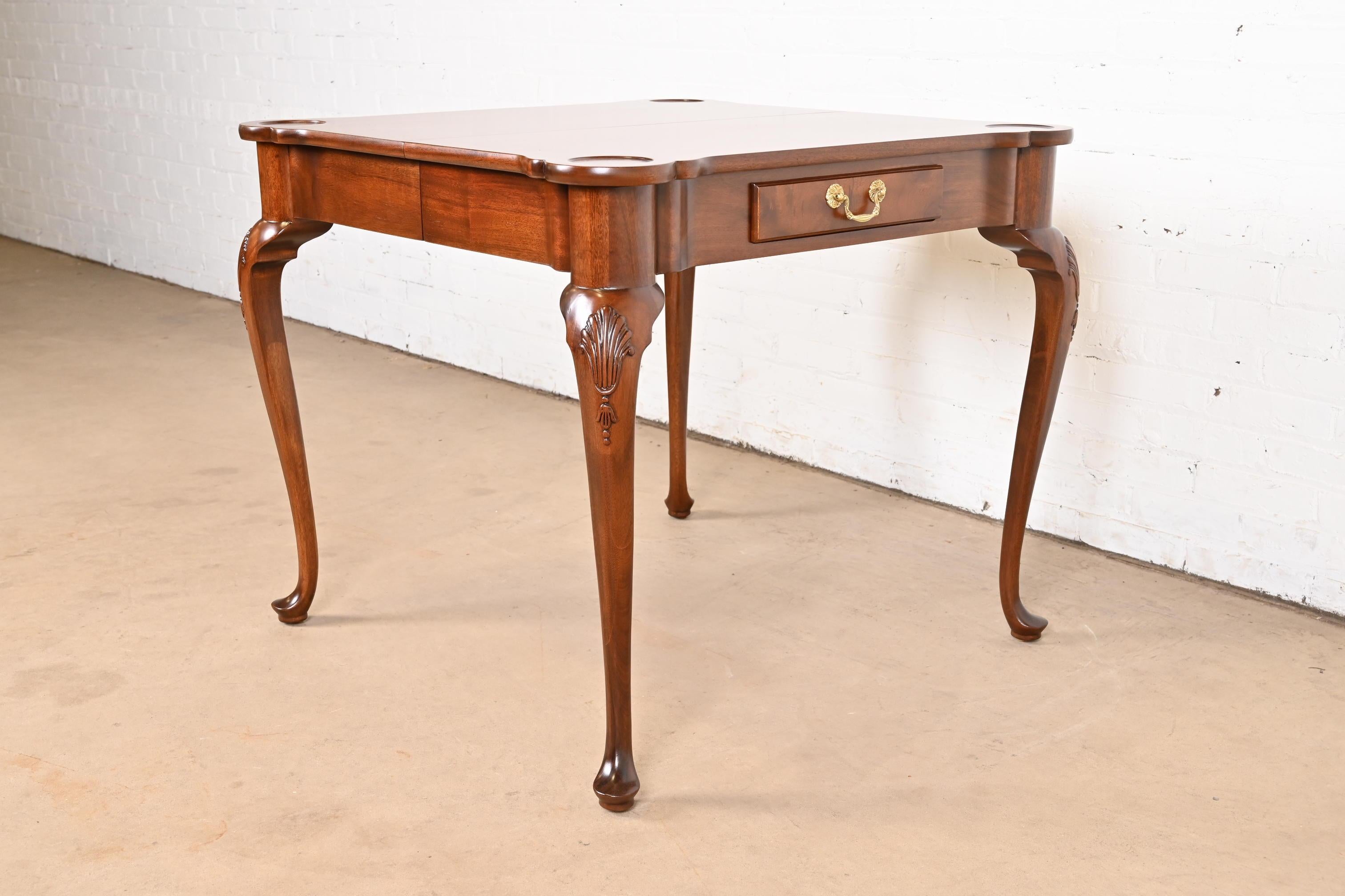 Henredon Queen Anne Carved Mahogany Breakfast Table or Game Table, Refinished In Good Condition For Sale In South Bend, IN