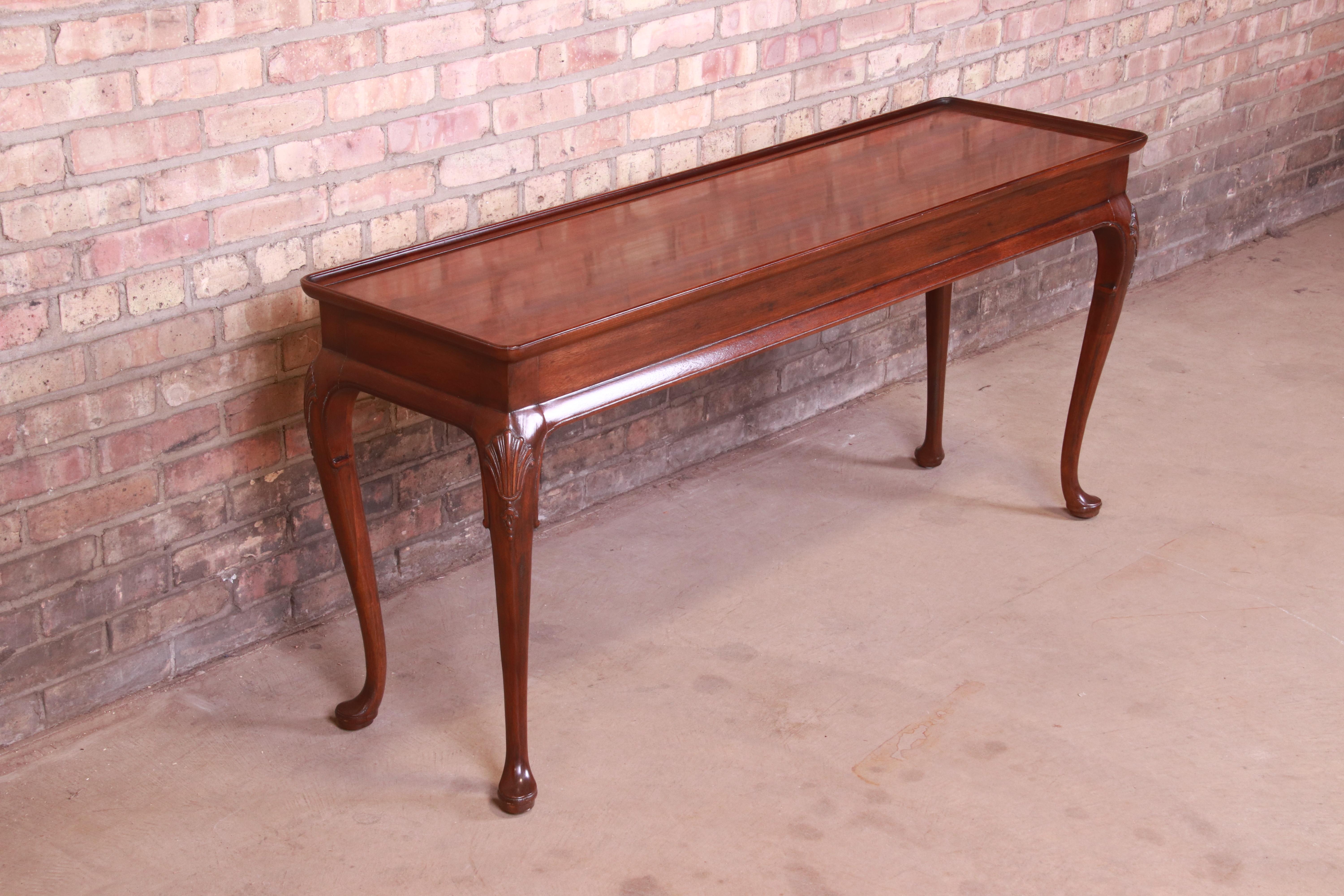 20th Century Henredon Queen Anne Mahogany Console or Sofa Table