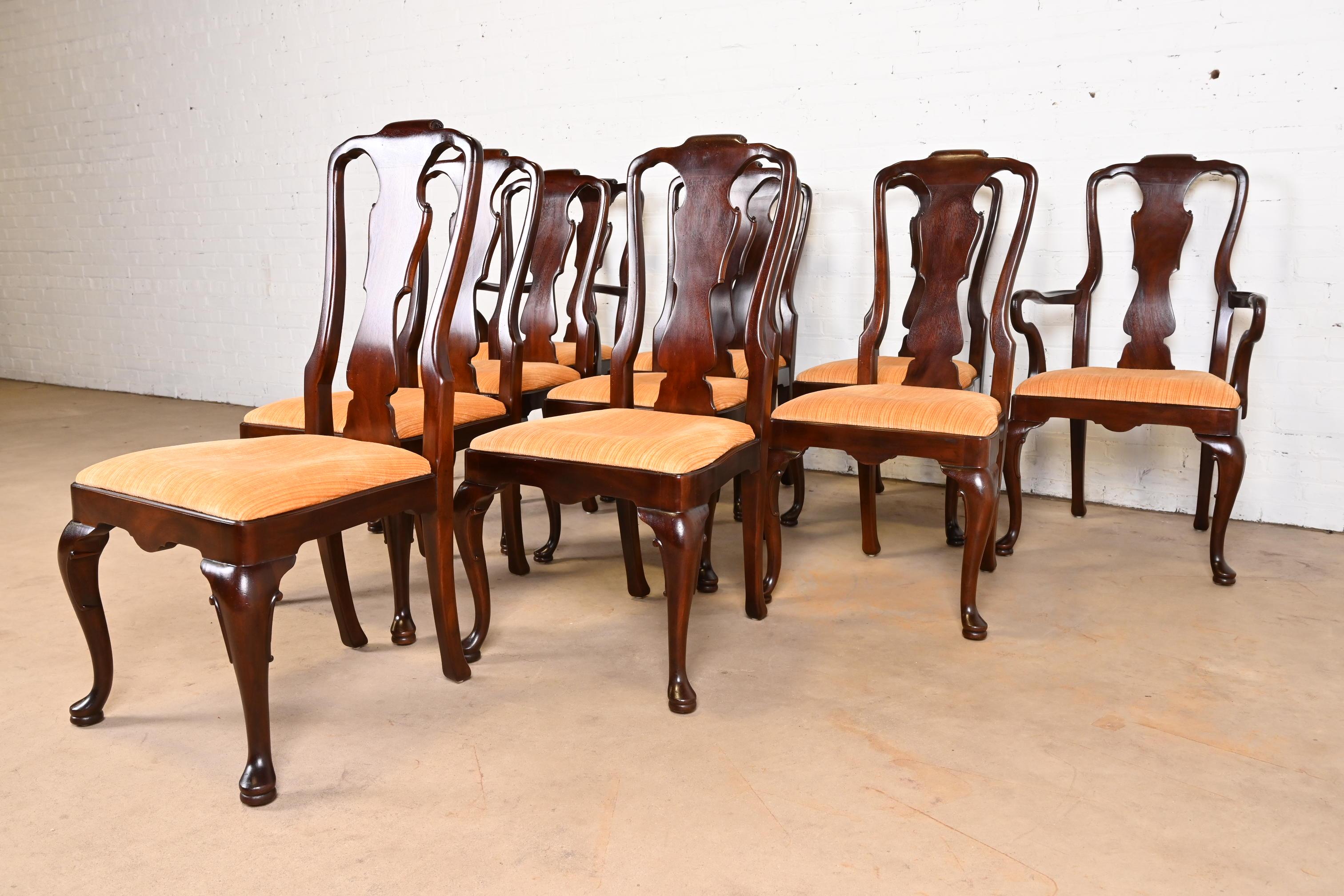 Henredon Queen Anne Solid Mahogany Dining Chairs, Set of Ten In Good Condition In South Bend, IN