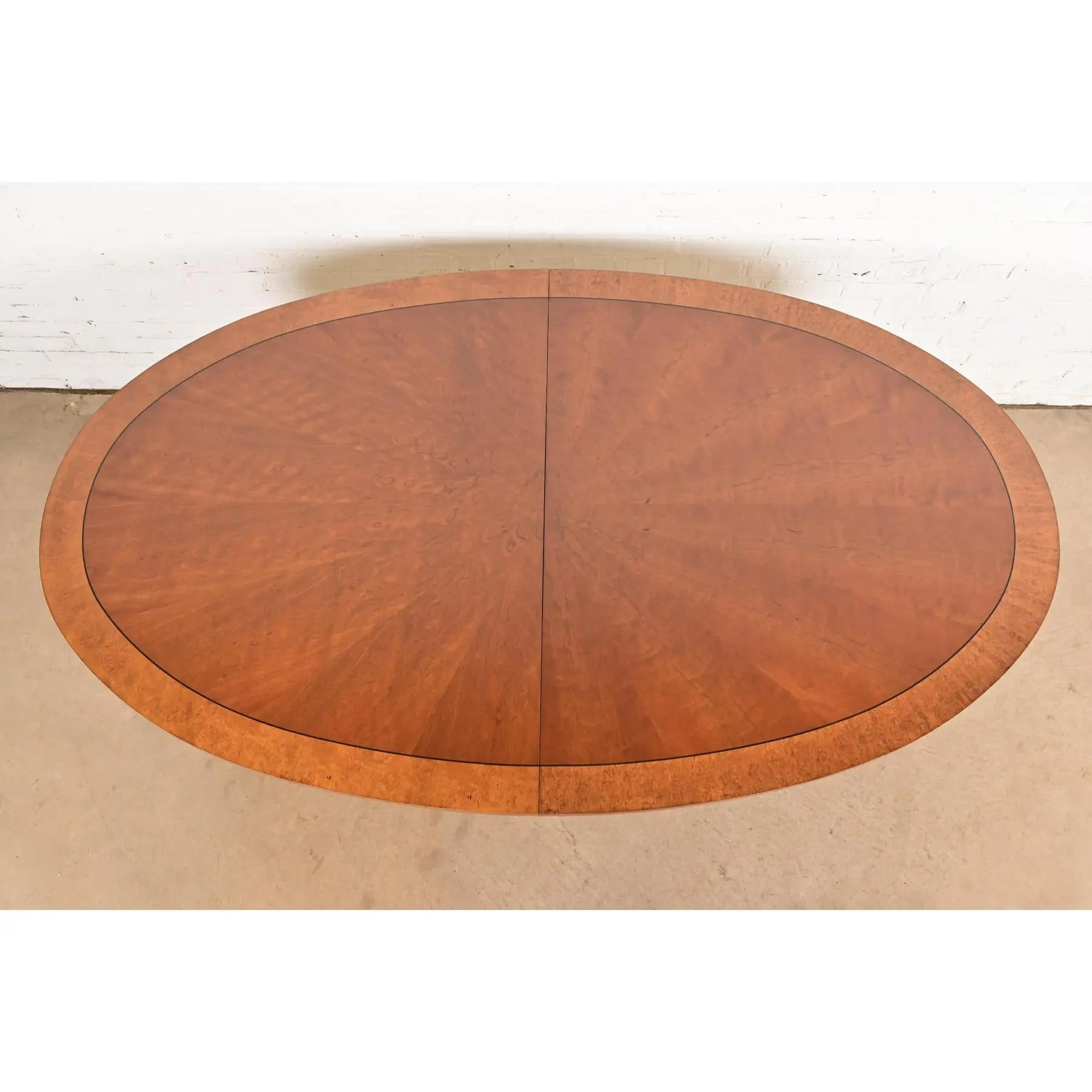 Henredon Regency Cherry and Burl Wood Pedestal Dining Table, Newly Refinished (en anglais) en vente 5
