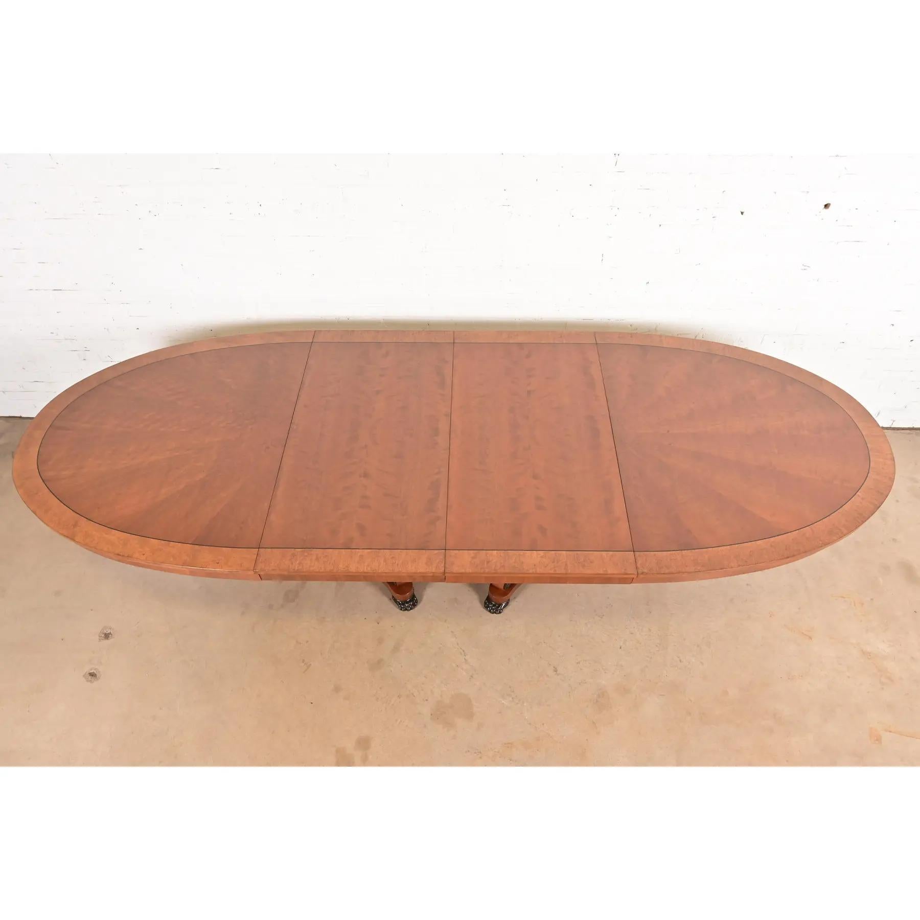 Henredon Regency Cherry and Burl Wood Pedestal Dining Table, Newly Refinished (en anglais) en vente 1