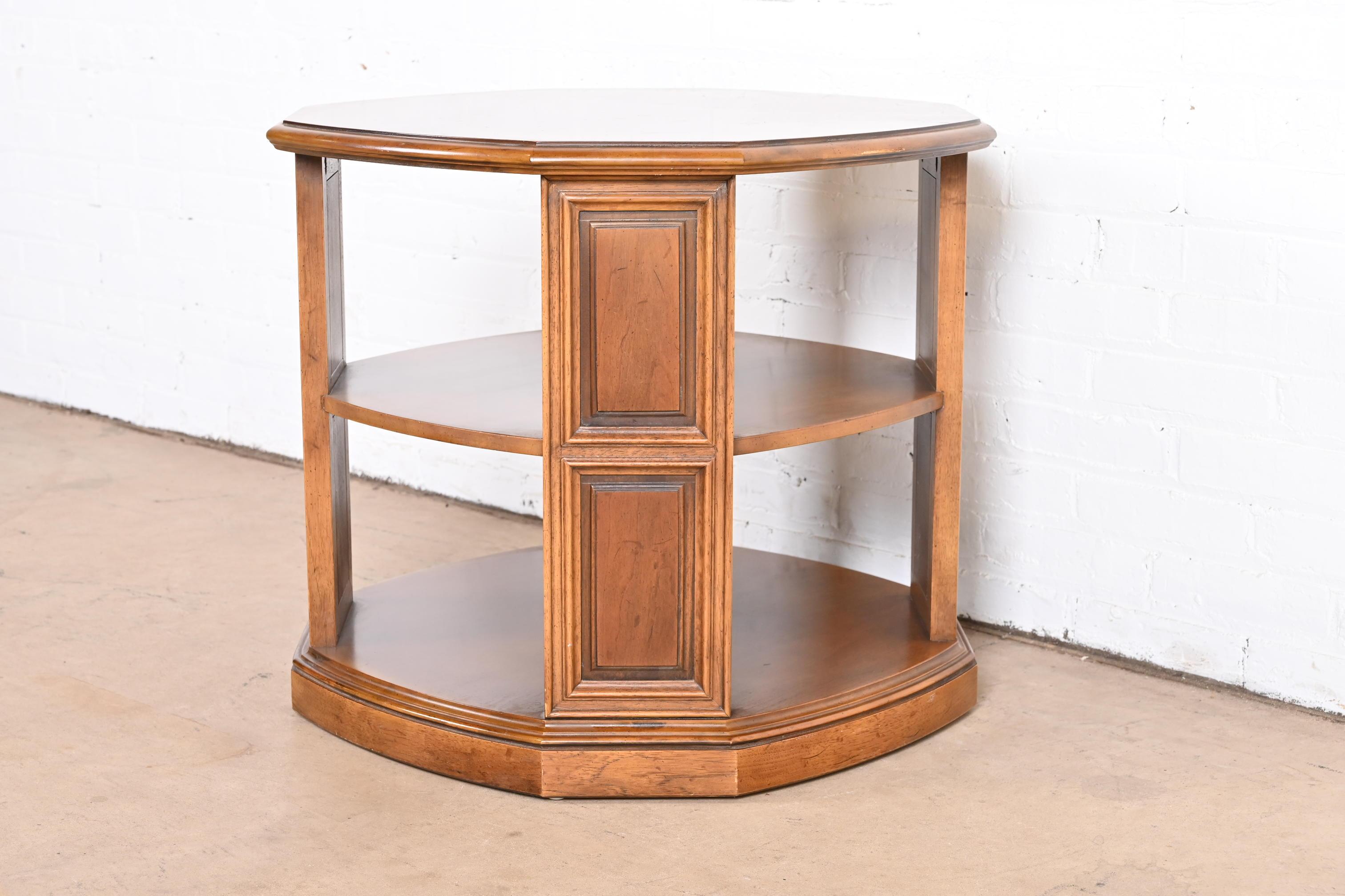Late 20th Century Henredon Regency Style Three-Tier Occasional Side Table For Sale