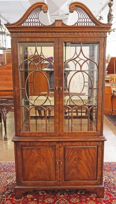 Henredon Rittenhouse Square Flame Mahogany Regency Style Curio China Cabinet