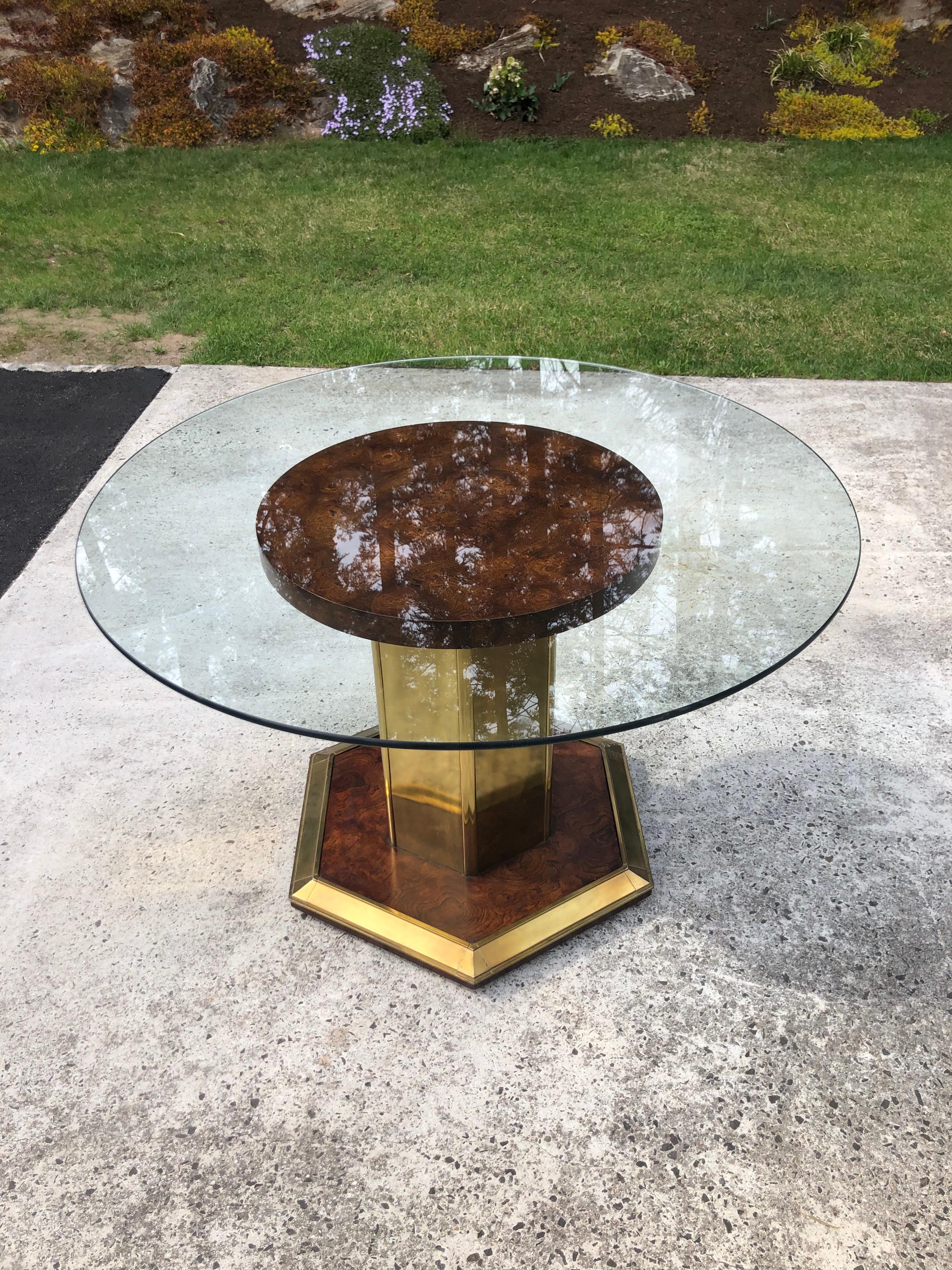 Henredon Style Round Burlwood Dining Table with Glass Top In Good Condition In Redding, CT