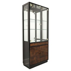 HENREDON Scène de trois vitrines en laque noire de style chinoiserie asiatique