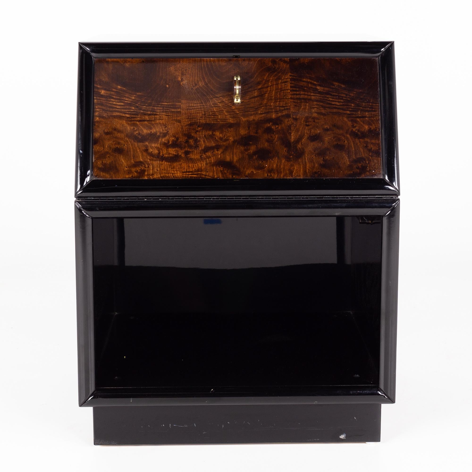 Henredon Scene Three Contemporary Walnut and Brass Ebonized Nightstands, Pair In Good Condition In Countryside, IL