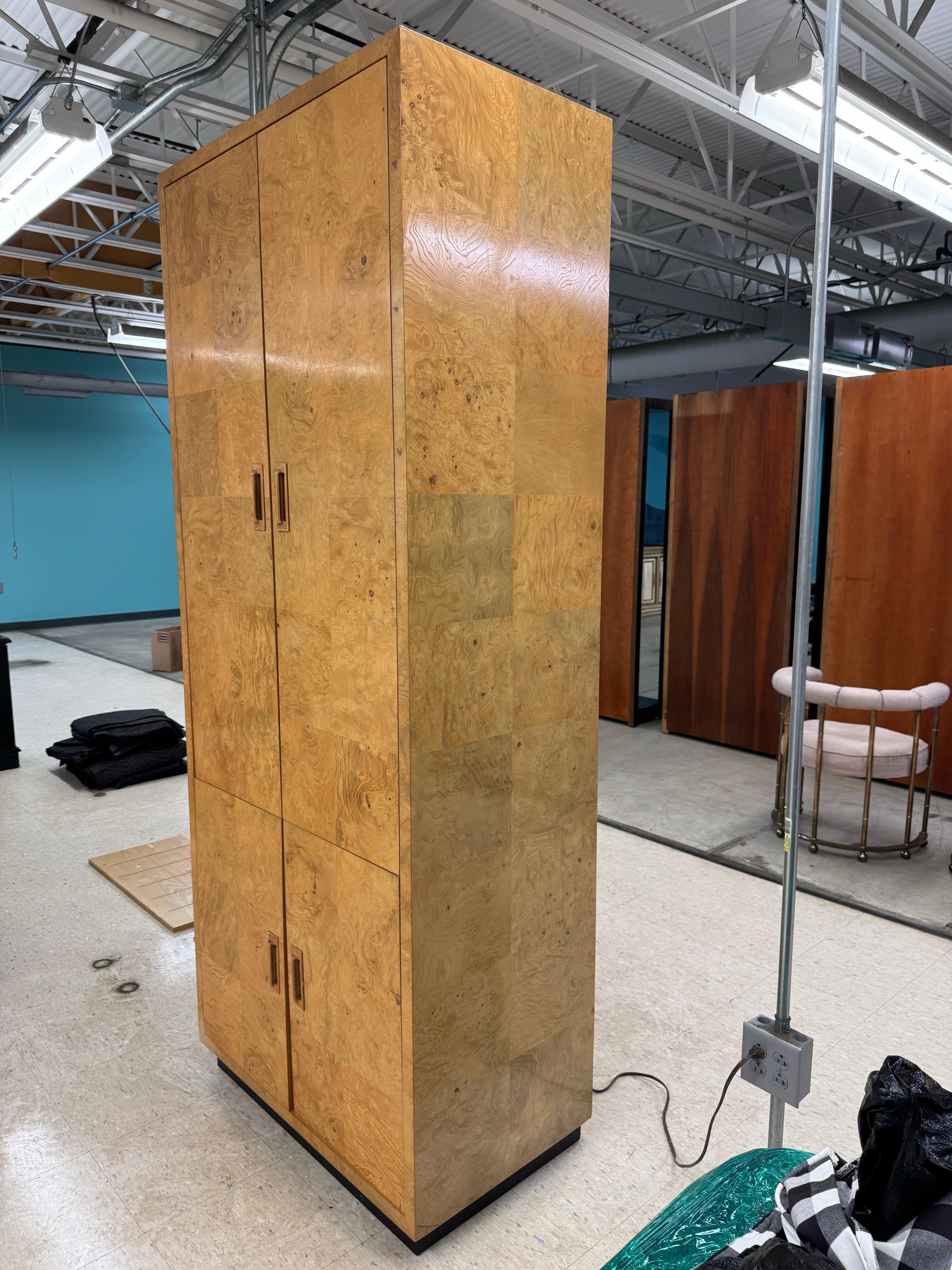 Henredon Scene Two Bar Cabinet In Good Condition For Sale In Hartville, OH