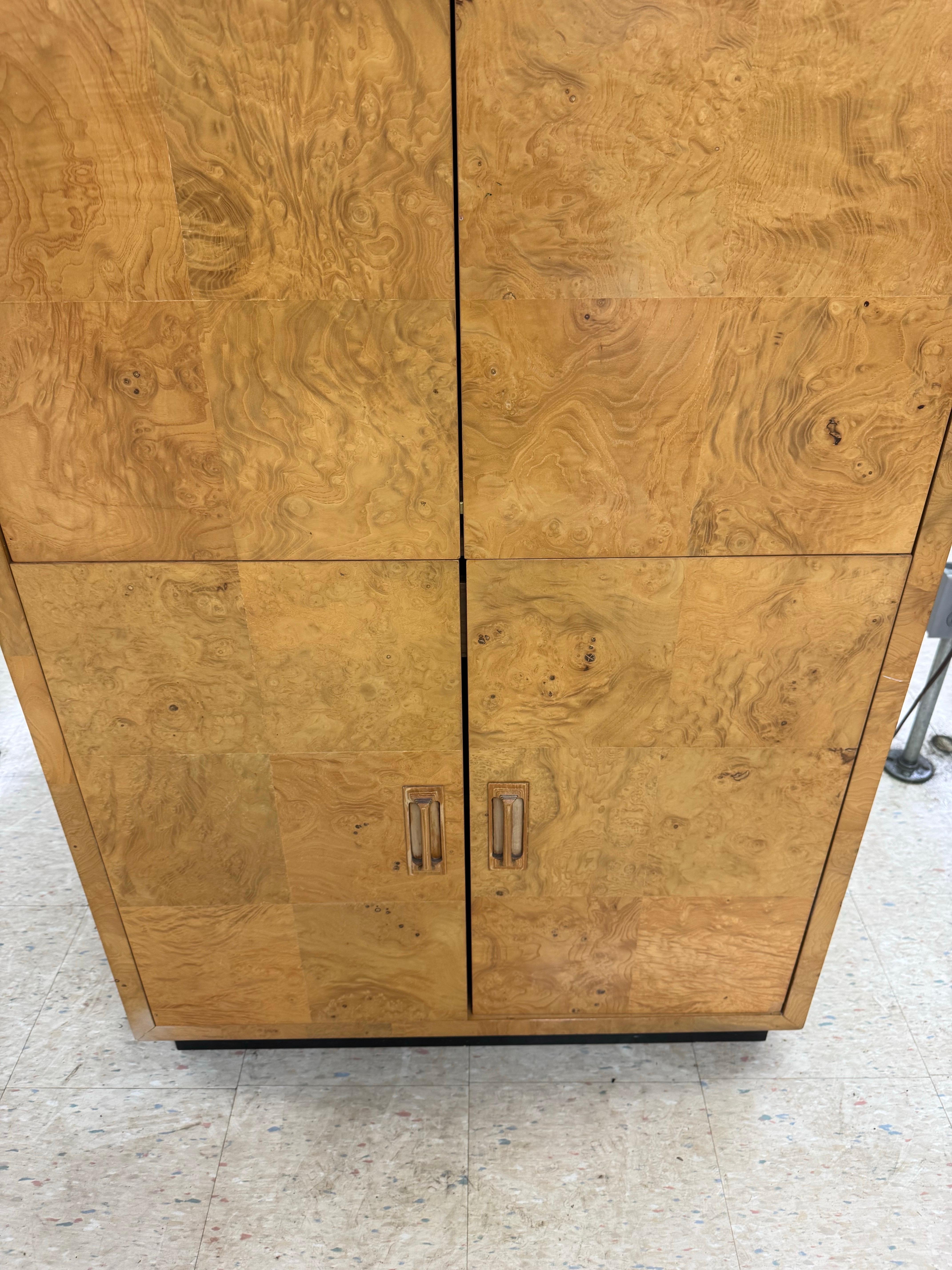 Late 20th Century Henredon Scene Two Bar Cabinet For Sale