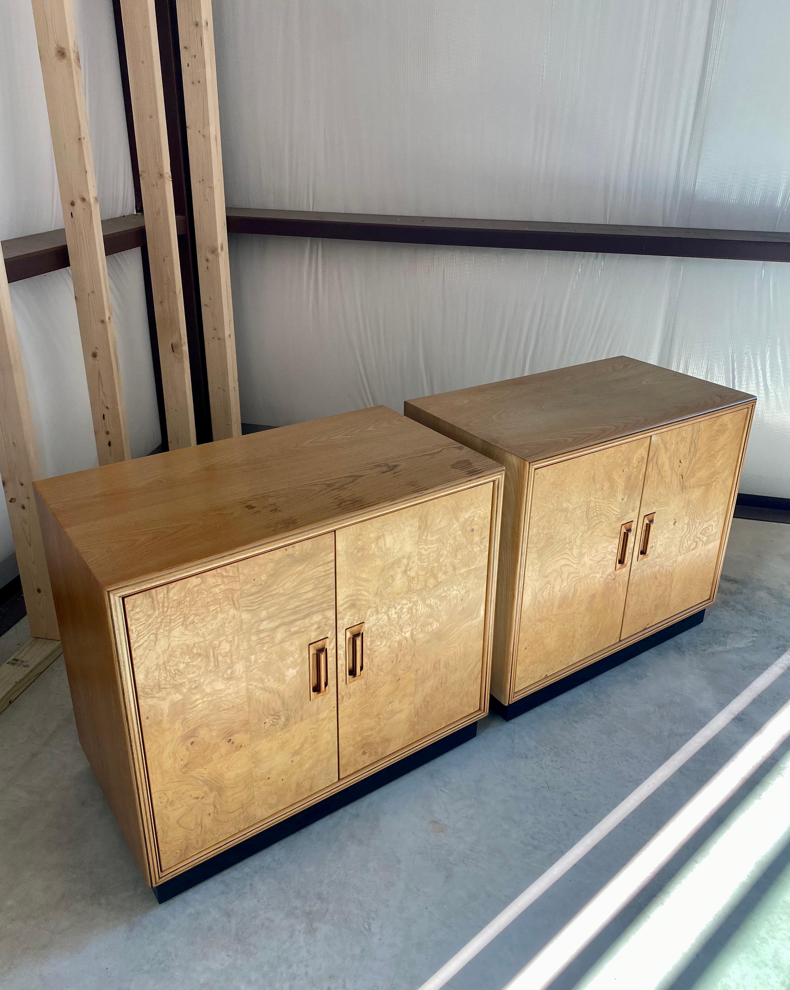 Henredon Scene Two Olive Burl Cabinets, A Pair In Good Condition For Sale In Round Top, TX