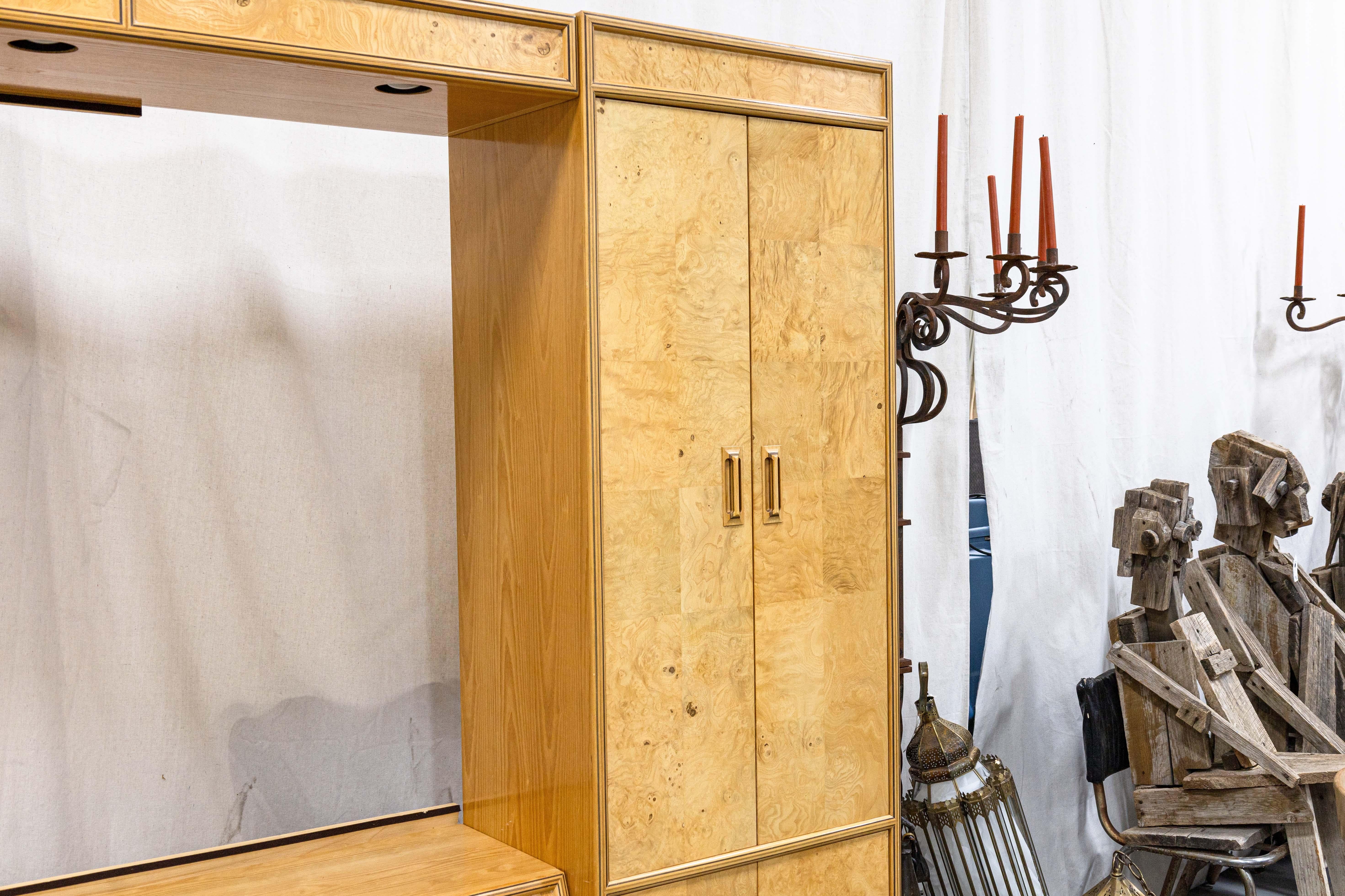 A Henredon Scene Two olive burlwood king size bedroom set. An extraordinary 1970s bedroom set featuring 5 individual pieces, coming together to create a gorgeous statement piece for your bedroom. This set includes the king size bed frame, the rear