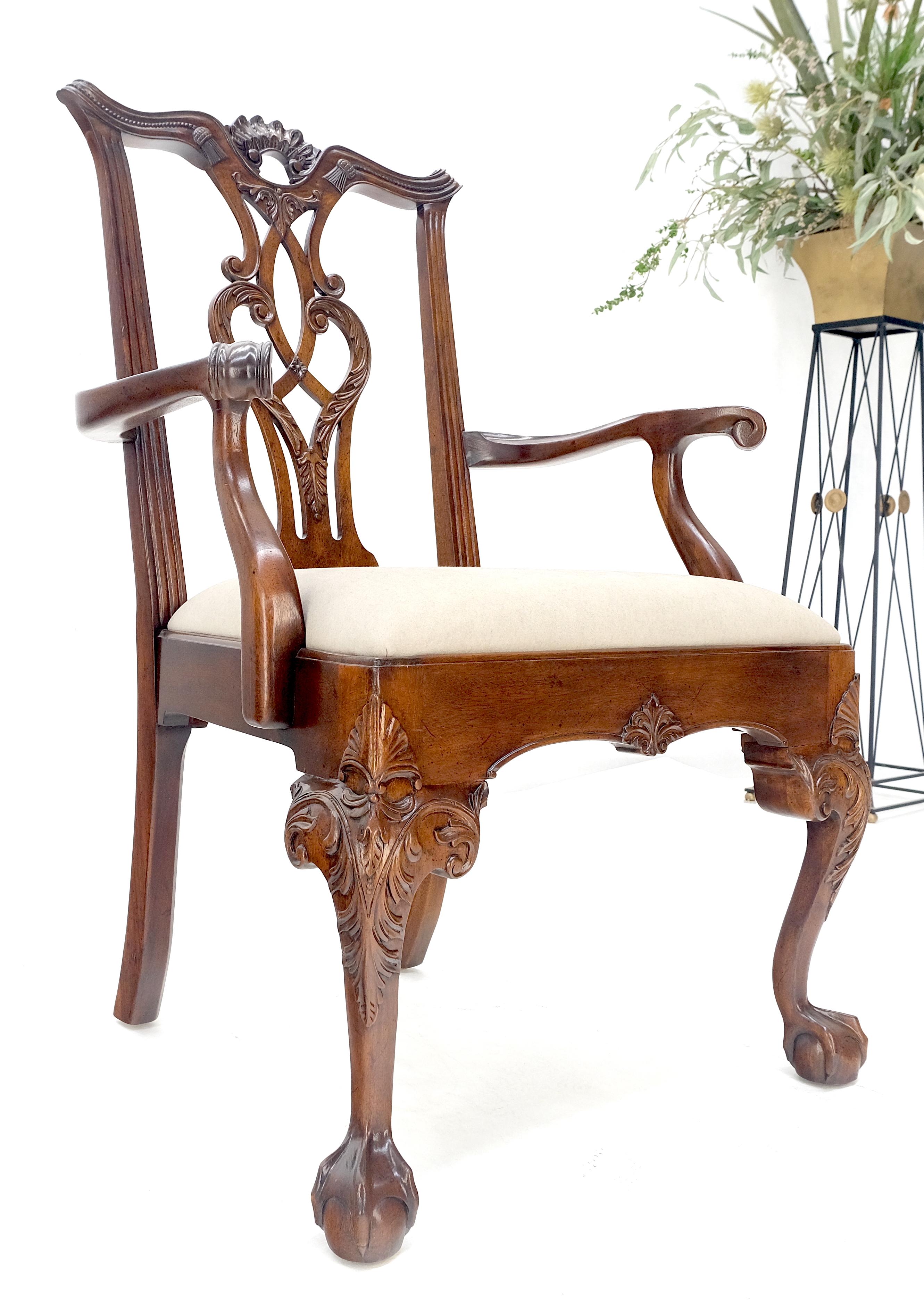 Ensemble Henredon de 10 chaises de salle à manger de style Chippendale en acajou à boules et griffes MINT ! en vente 8