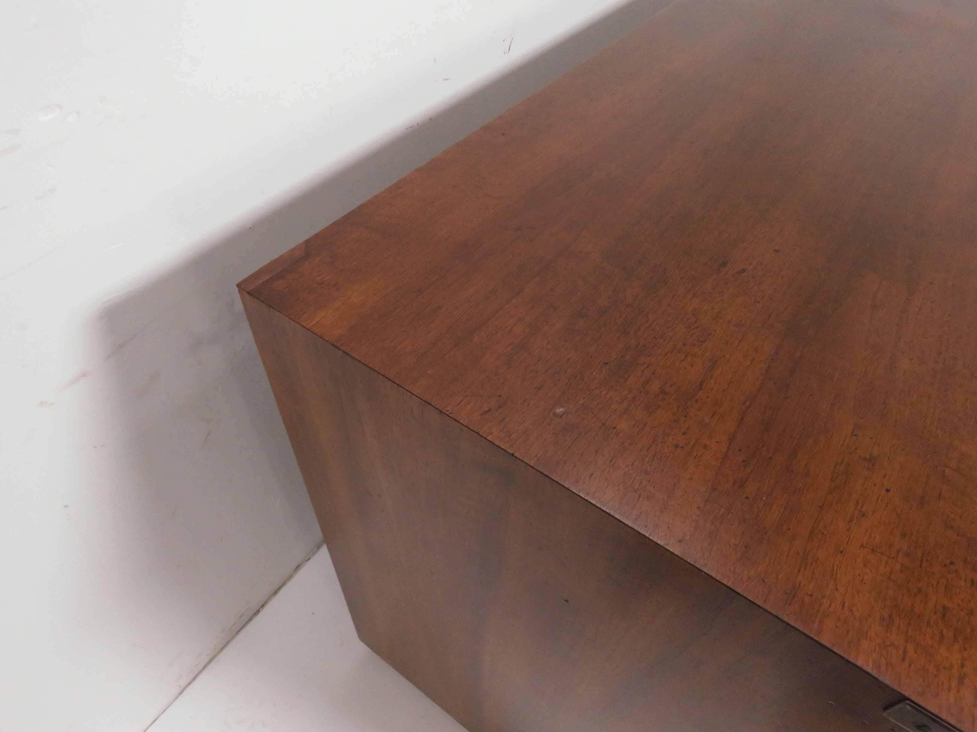 Henredon Six-Drawer Mahogany Campaign Dresser, circa 1960s 4