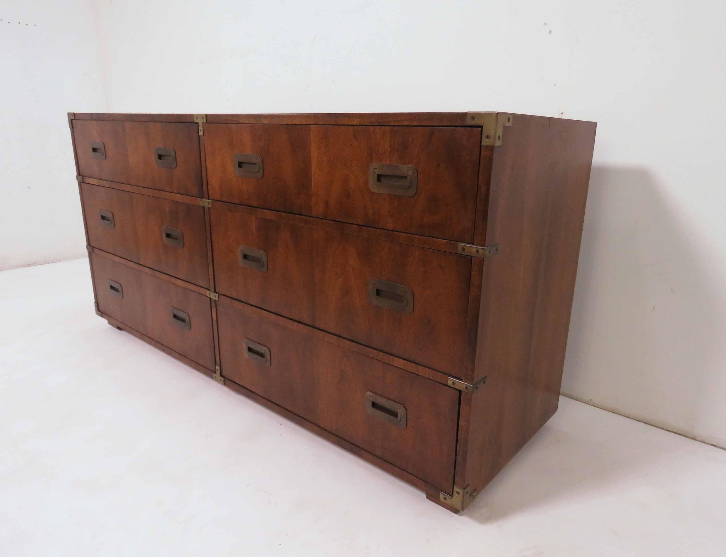 Six-drawer mahogany Campaign dresser by Henredon, circa 1960s.
