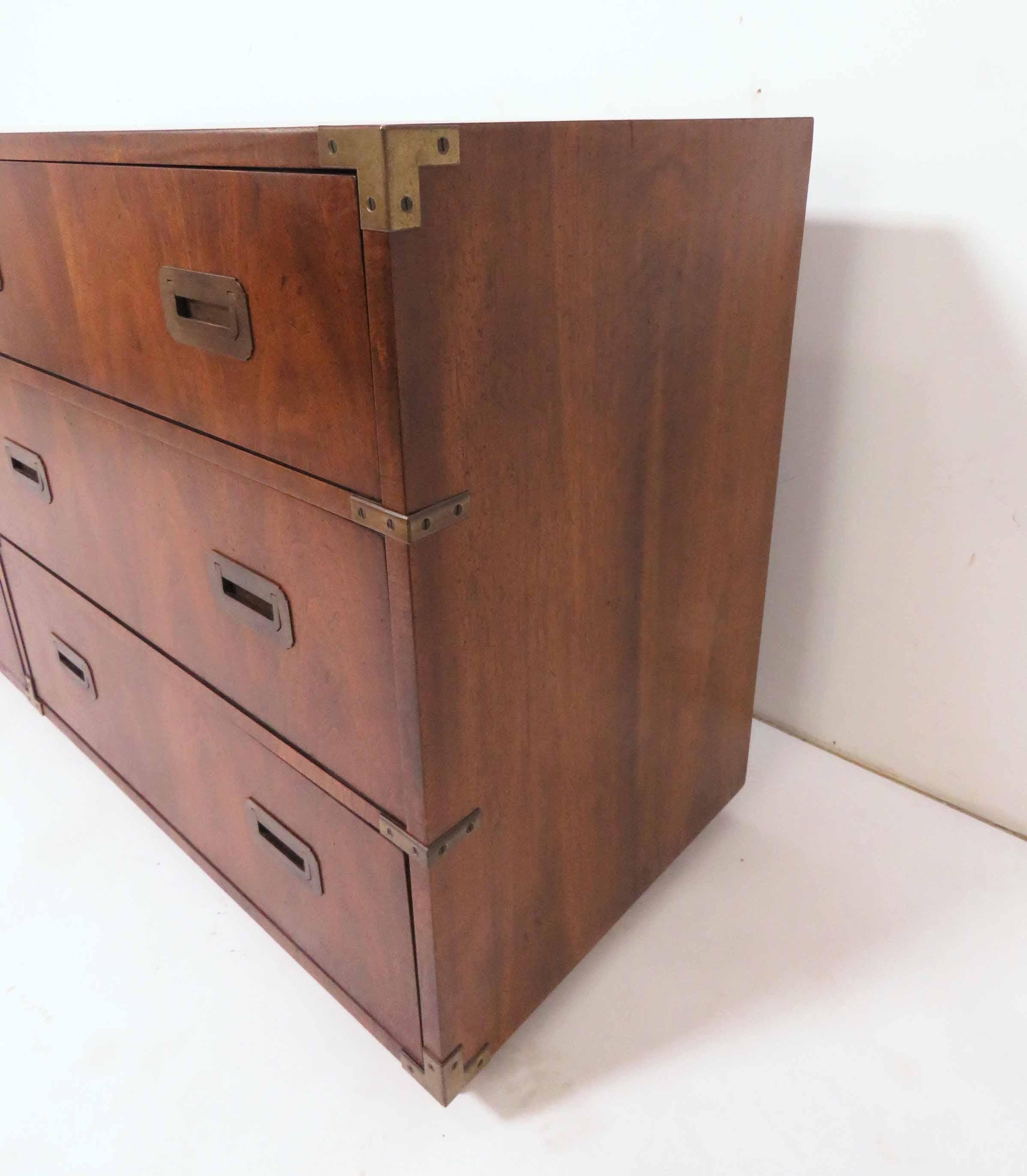 Mid-20th Century Henredon Six-Drawer Mahogany Campaign Dresser, circa 1960s