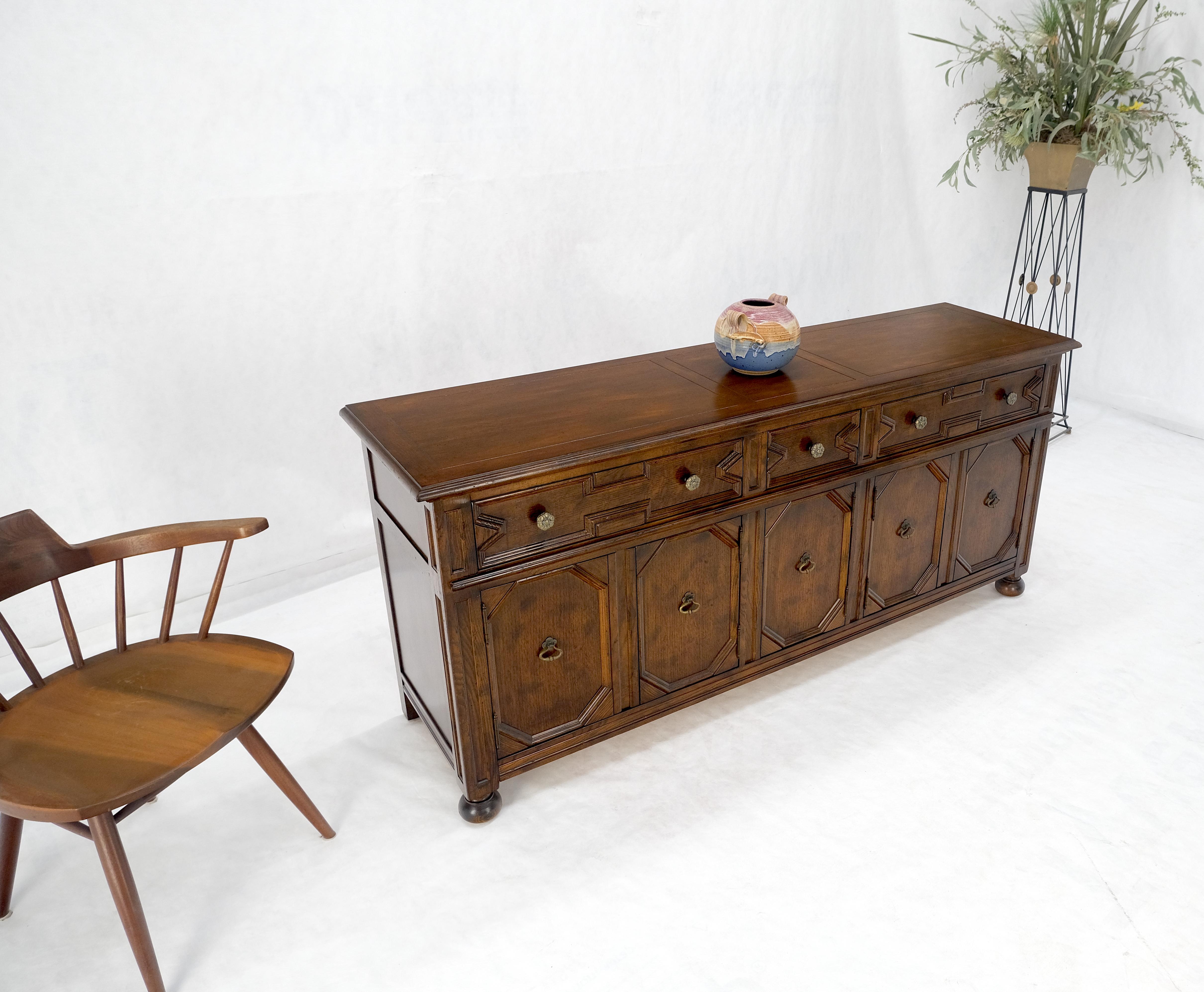 Henredon Spanish Colonial Country French Oak & Brass Hardware Long Dresser MINT For Sale 3