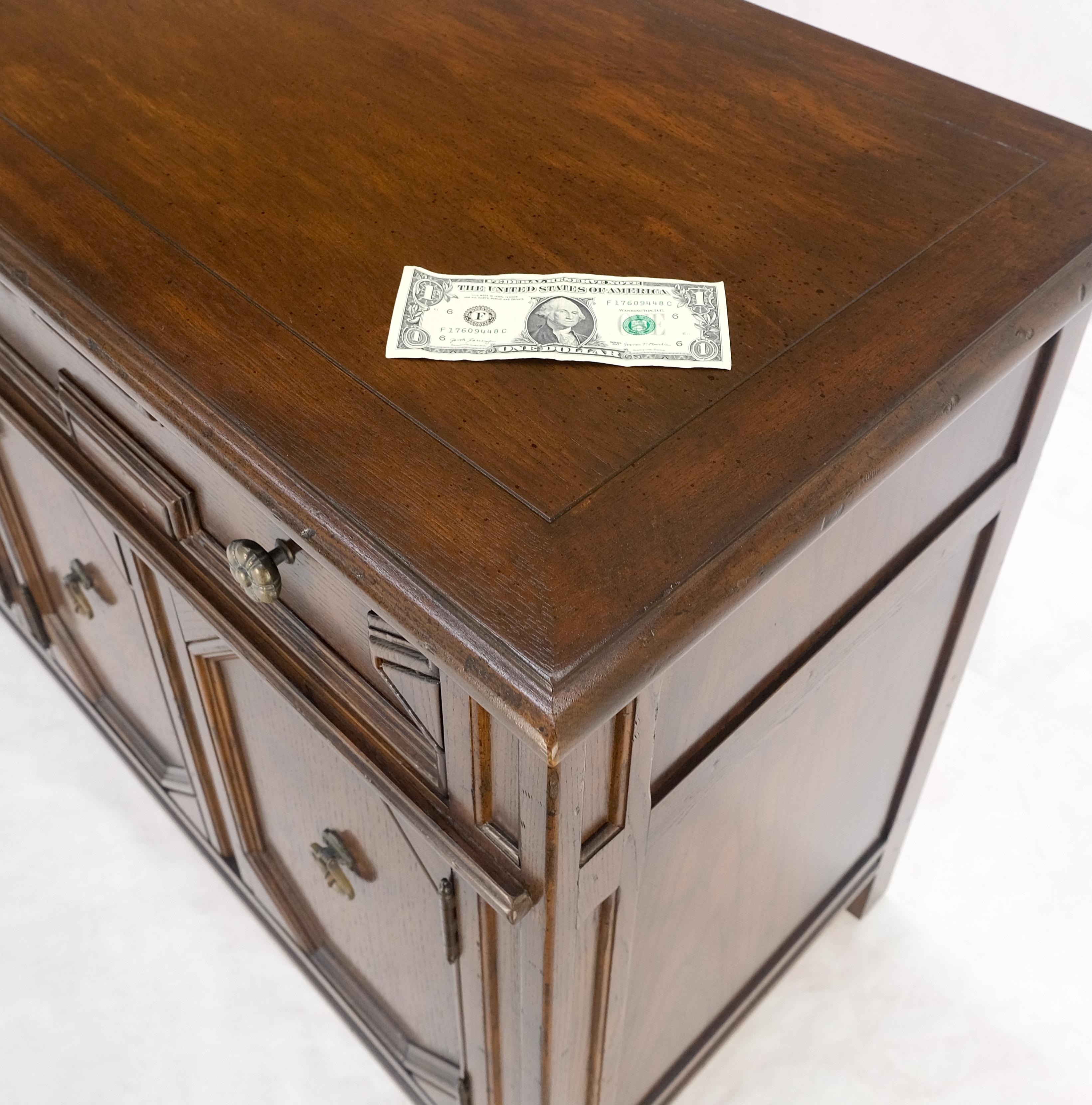 Henredon Spanish Colonial Country French Oak & Brass Hardware Long Dresser MINT For Sale 6