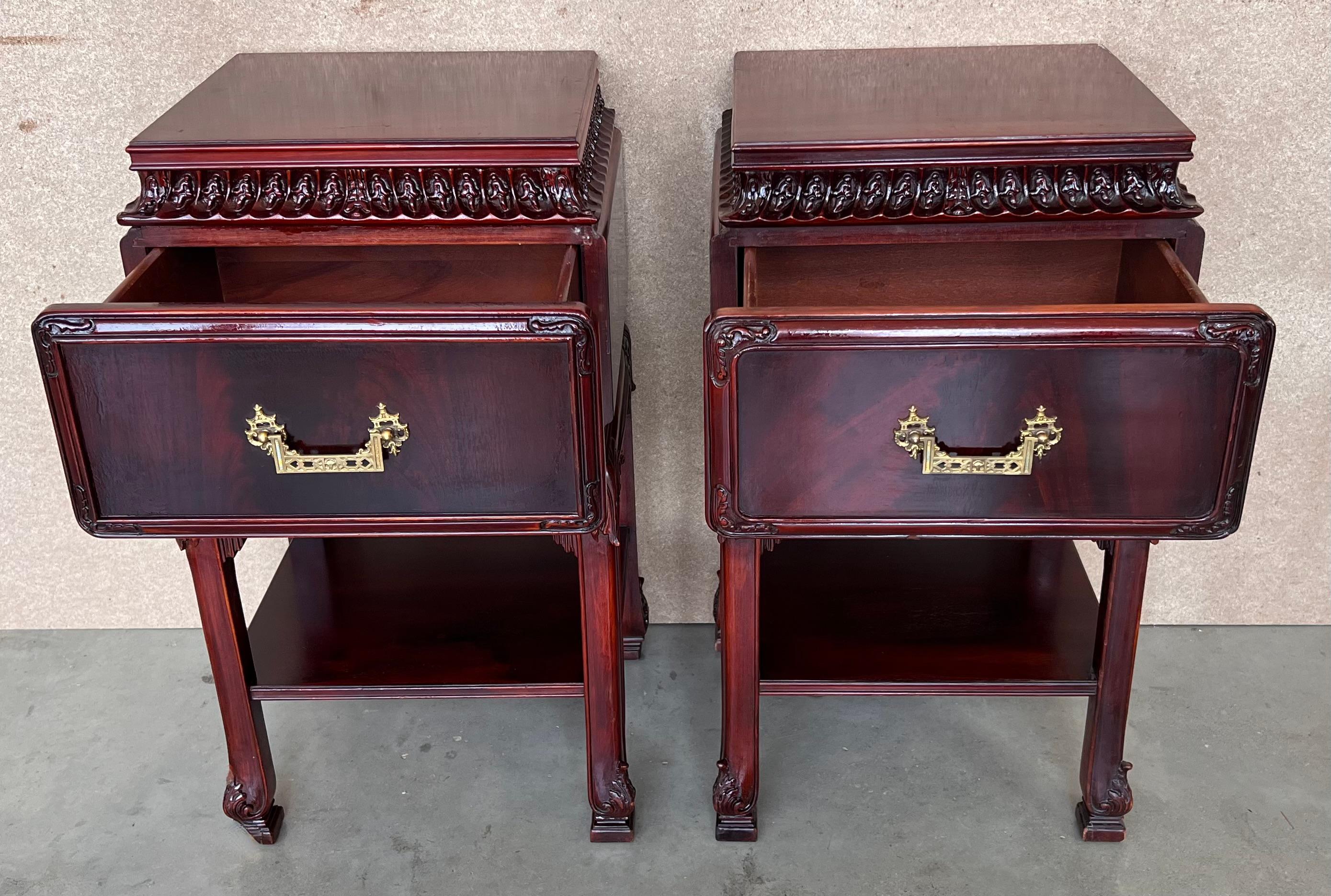 Chinoiserie Henredon Style Chinese Chippendale Carved Mahogany Box Side Tables, a Pair For Sale