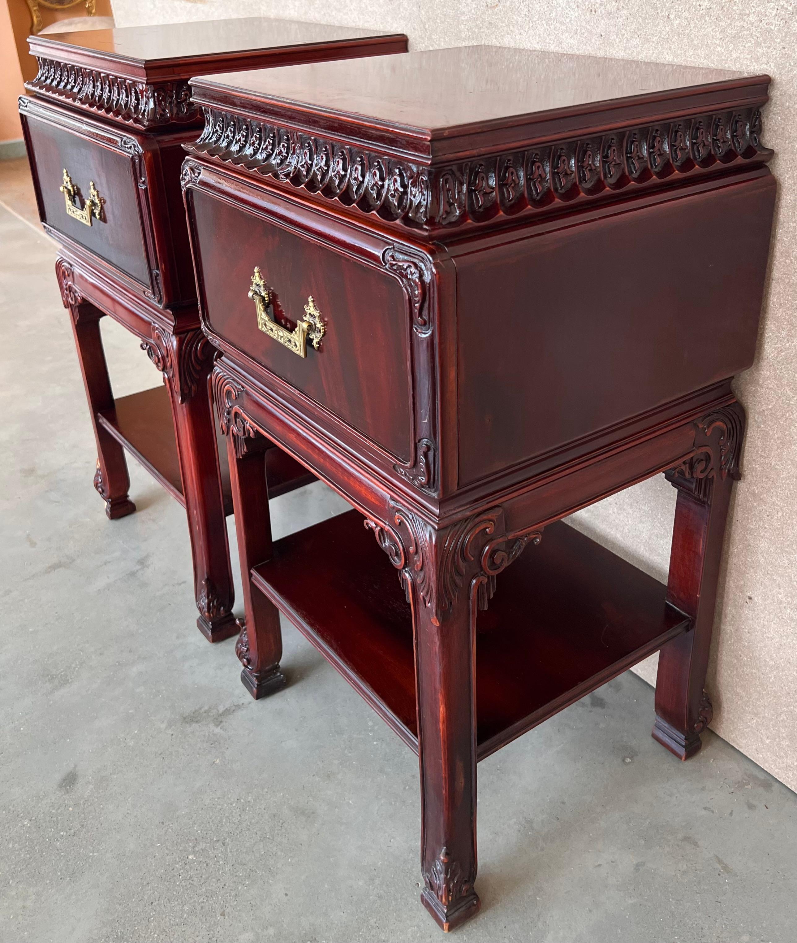 20th Century Henredon Style Chinese Chippendale Carved Mahogany Box Side Tables, a Pair For Sale