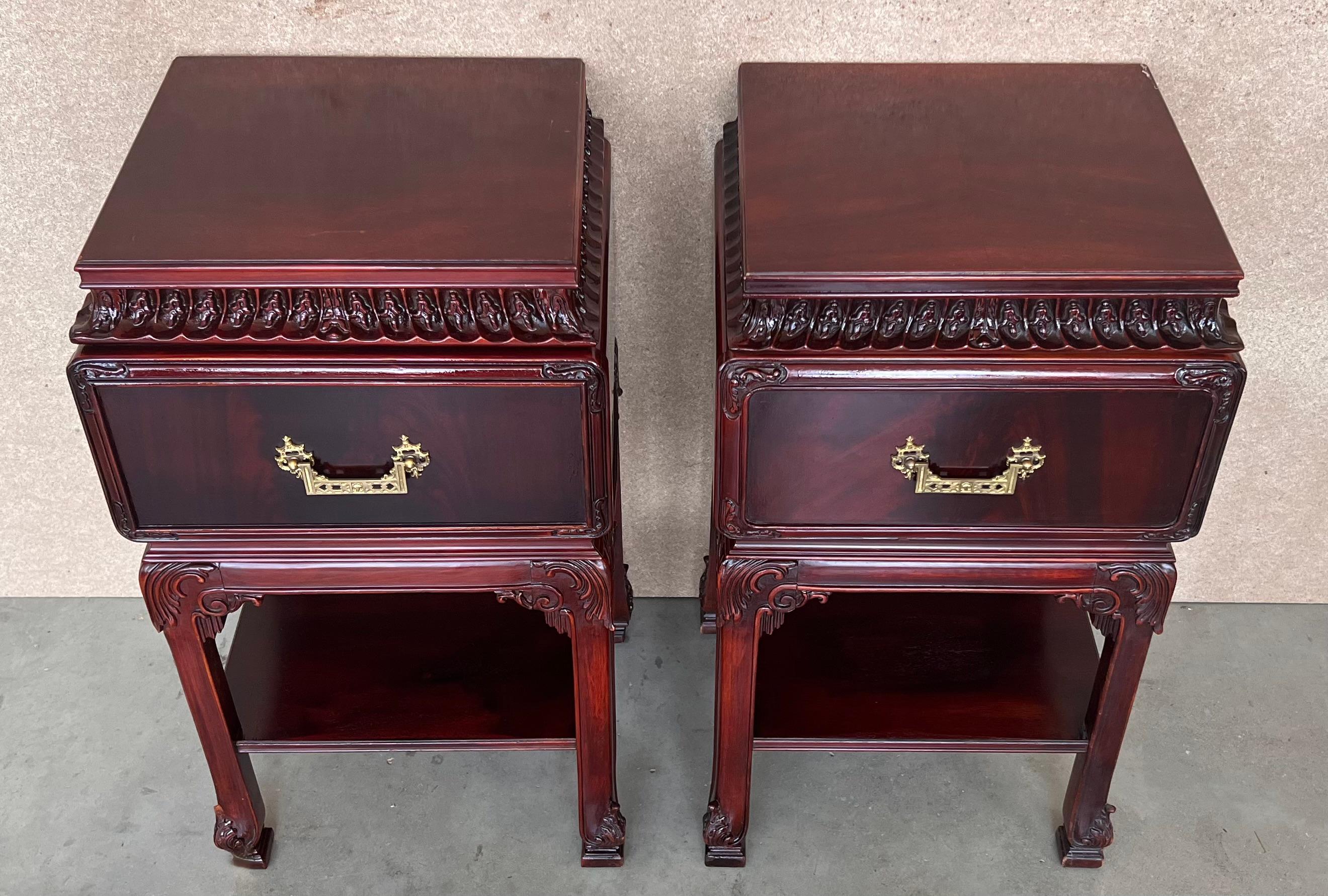 Bronze Henredon Style Chinese Chippendale Carved Mahogany Box Side Tables, a Pair For Sale