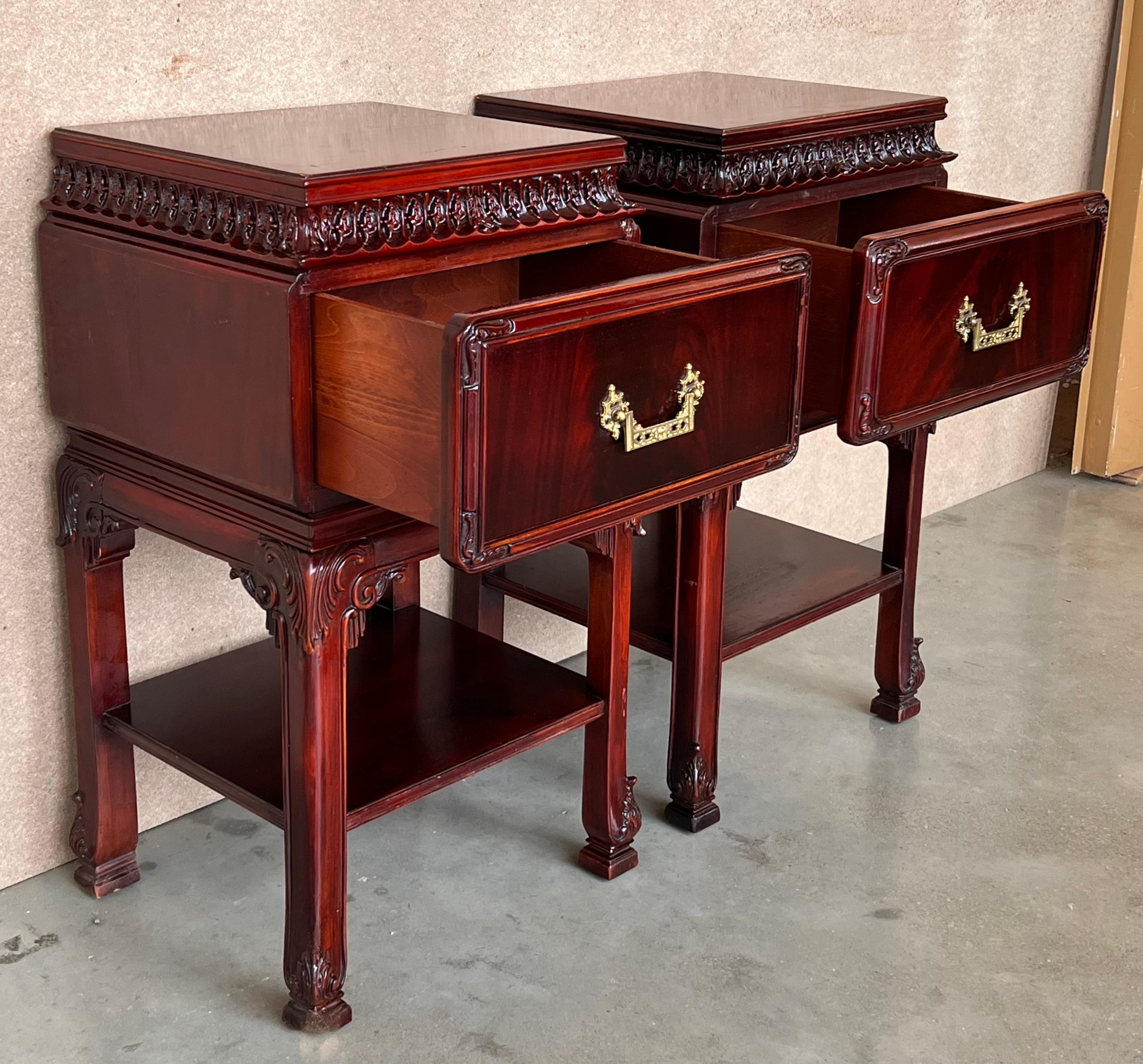 Henredon Style Chinese Chippendale Carved Mahogany Box Side Tables, a Pair For Sale 1