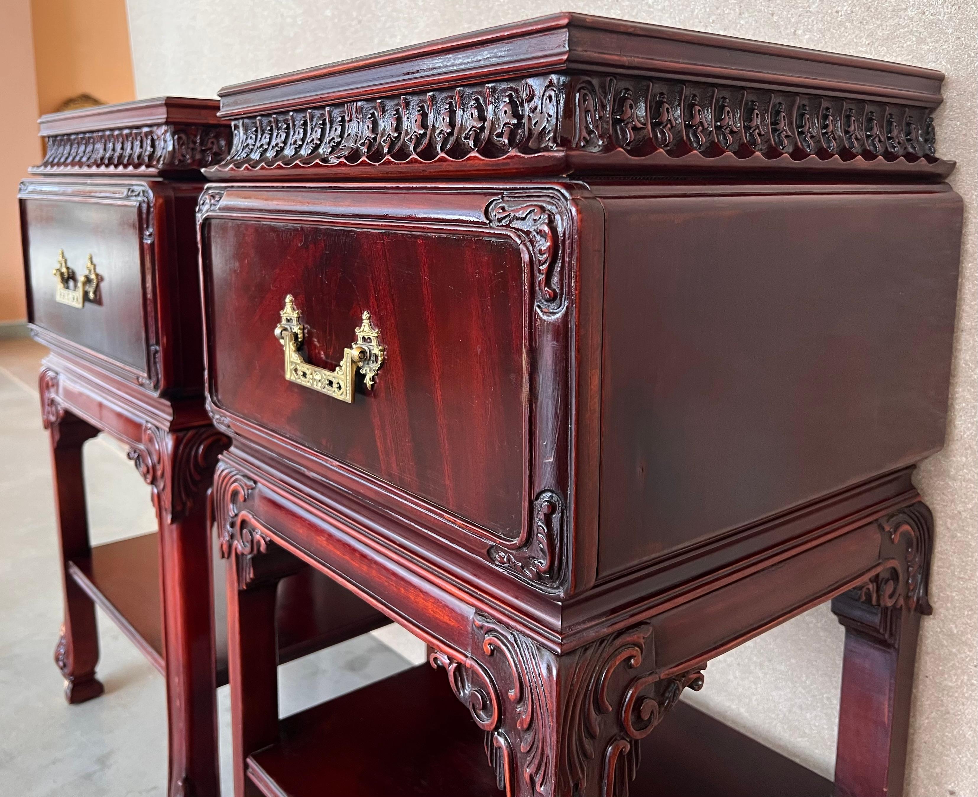 Henredon Style Chinese Chippendale Carved Mahogany Box Side Tables, a Pair For Sale 2